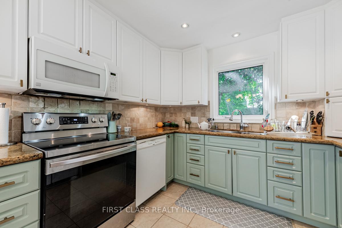 Photo 13 of 74 Innisbrook Crescent, Markham, Aileen-Willowbrook — HOMEH