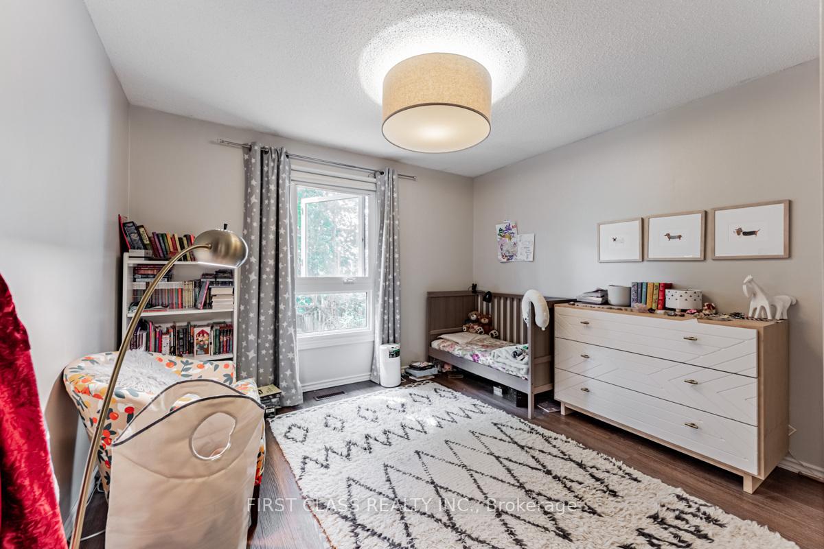 Photo 18 of 74 Innisbrook Crescent, Markham, Aileen-Willowbrook — HOMEH