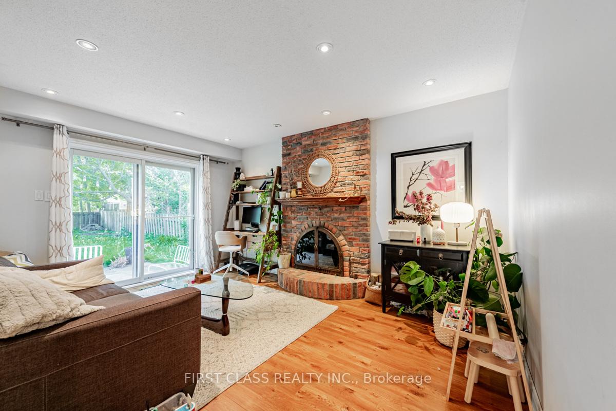 Photo 22 of 74 Innisbrook Crescent, Markham, Aileen-Willowbrook — HOMEH