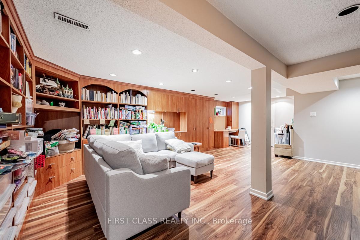 Photo 23 of 74 Innisbrook Crescent, Markham, Aileen-Willowbrook — HOMEH