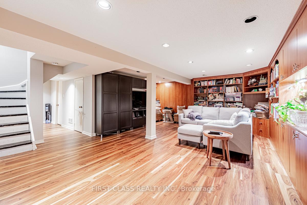 Photo 25 of 74 Innisbrook Crescent, Markham, Aileen-Willowbrook — HOMEH