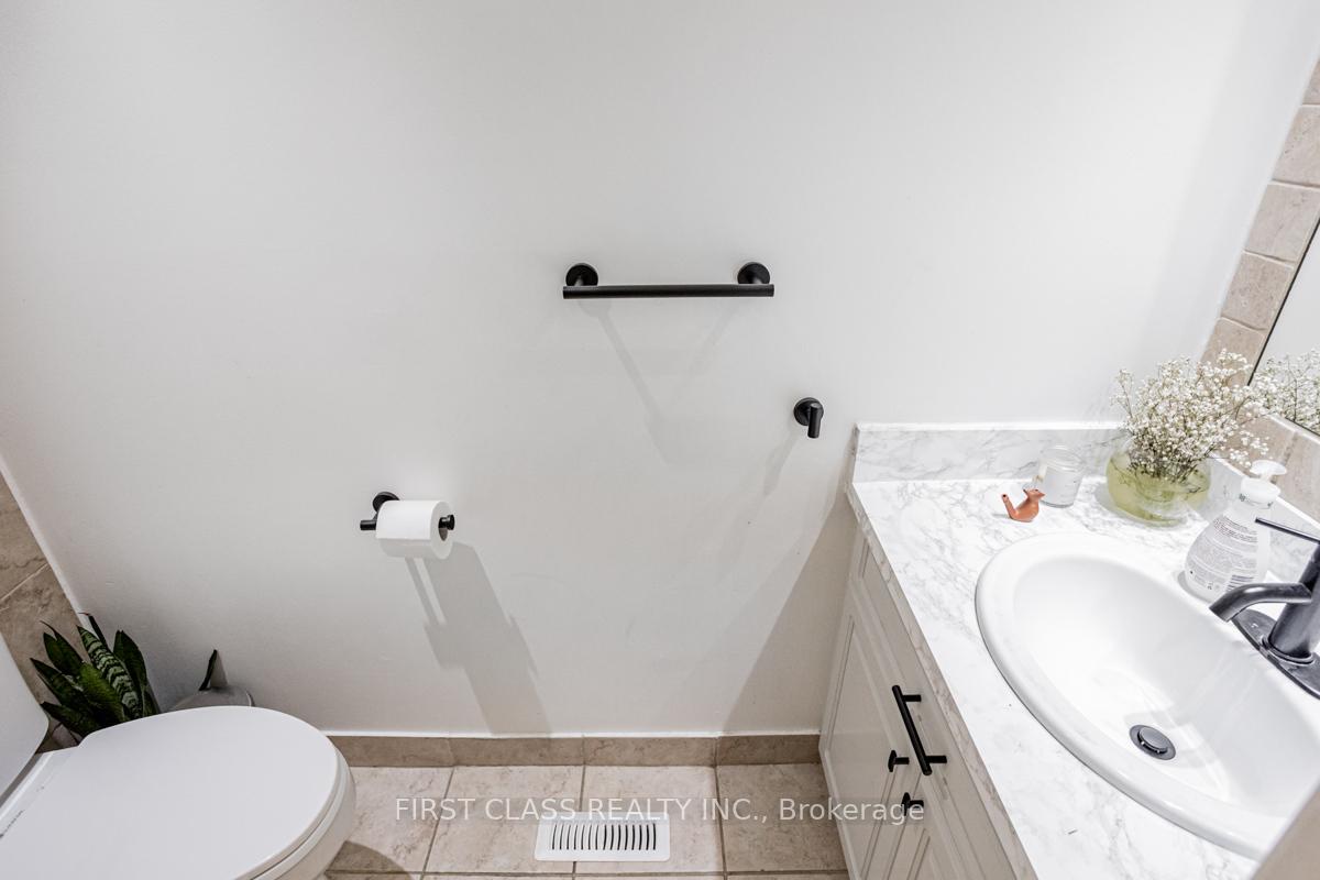 Photo 29 of 74 Innisbrook Crescent, Markham, Aileen-Willowbrook — HOMEH