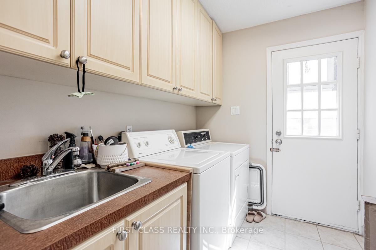 Photo 30 of 74 Innisbrook Crescent, Markham, Aileen-Willowbrook — HOMEH