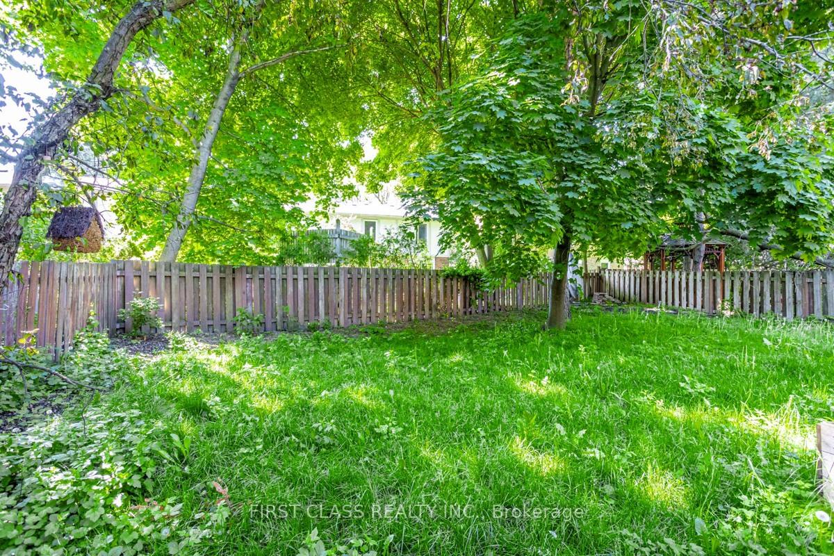 Photo 32 of 74 Innisbrook Crescent, Markham, Aileen-Willowbrook — HOMEH