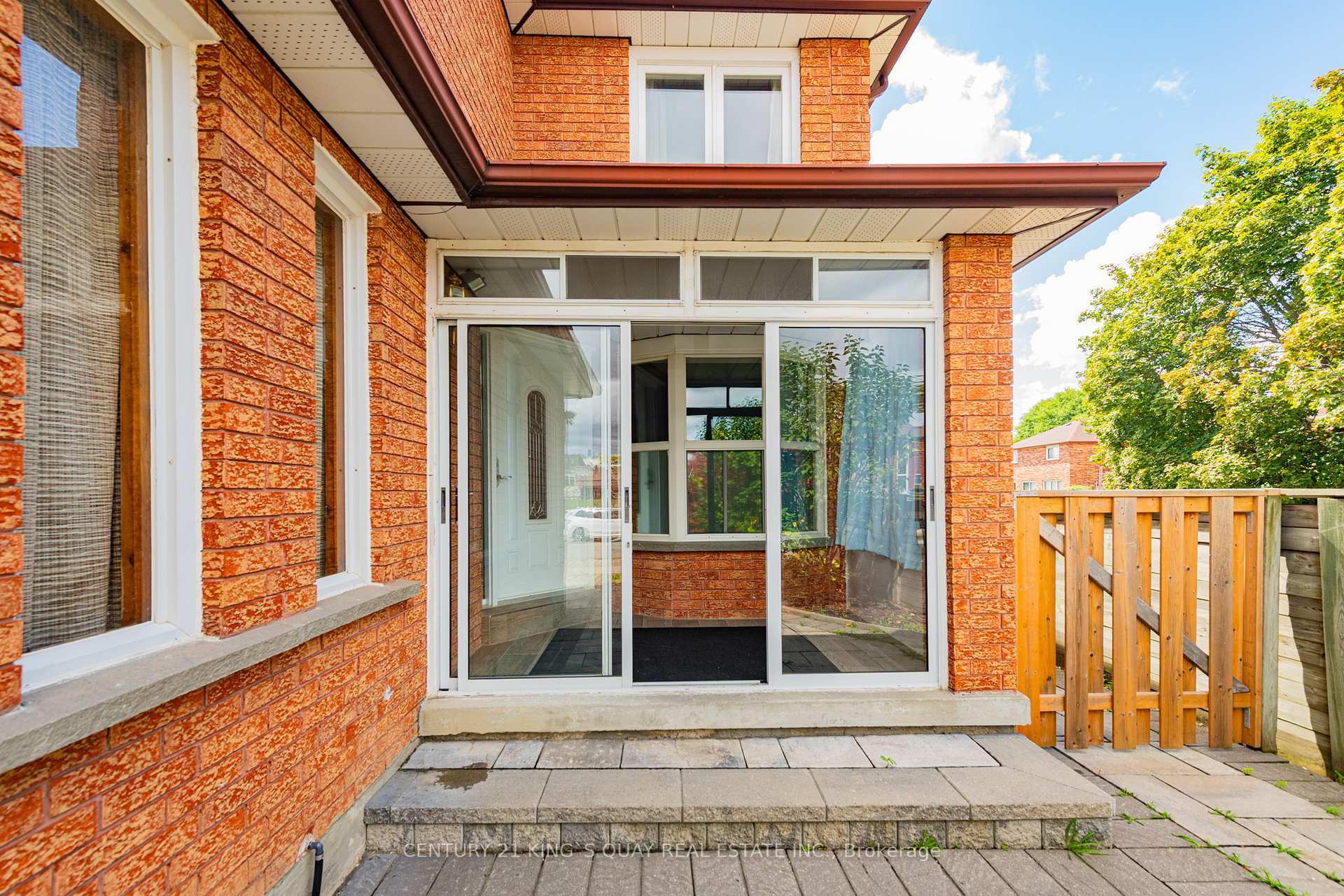 Photo 3 of 63 Royal Palm Drive, Vaughan, Crestwood-Springfarm-Yorkhill — HOMEH