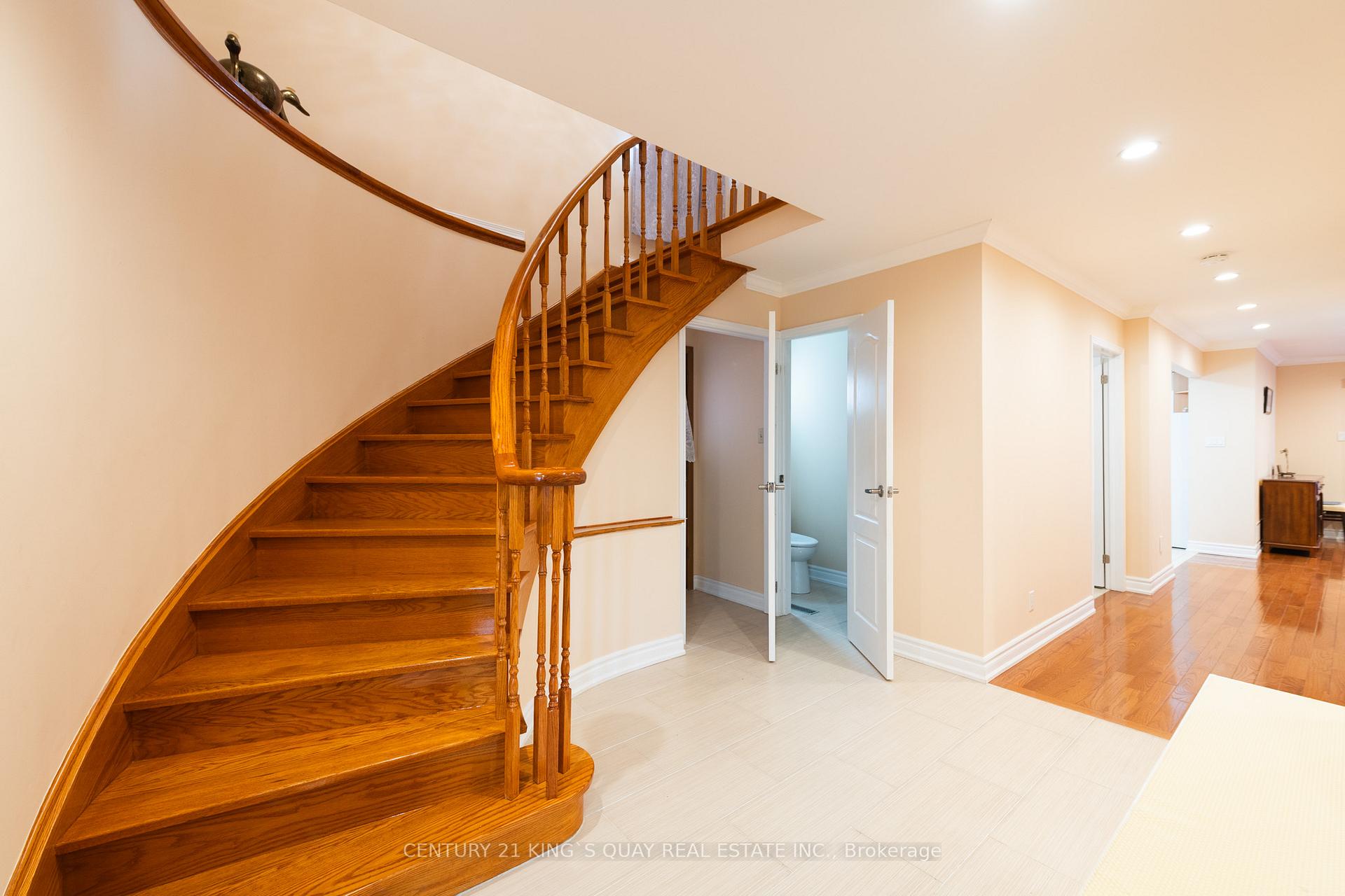 Photo 4 of 63 Royal Palm Drive, Vaughan, Crestwood-Springfarm-Yorkhill — HOMEH