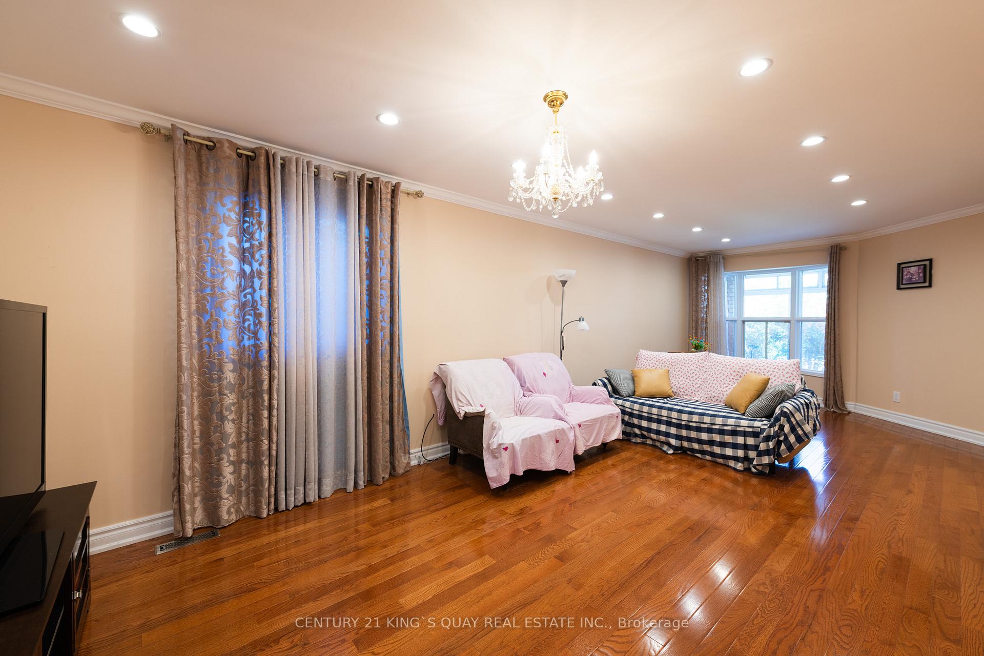 Photo 6 of 63 Royal Palm Drive, Vaughan, Crestwood-Springfarm-Yorkhill — HOMEH