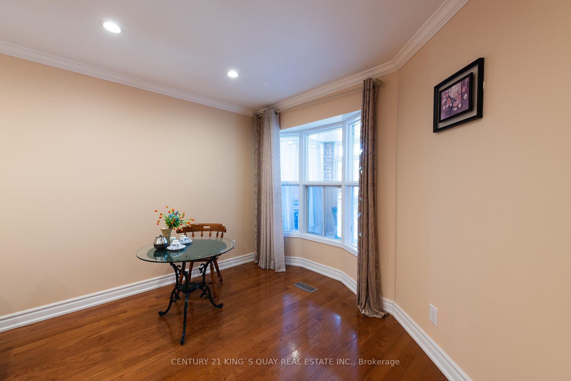 Photo 7 of 63 Royal Palm Drive, Vaughan, Crestwood-Springfarm-Yorkhill — HOMEH