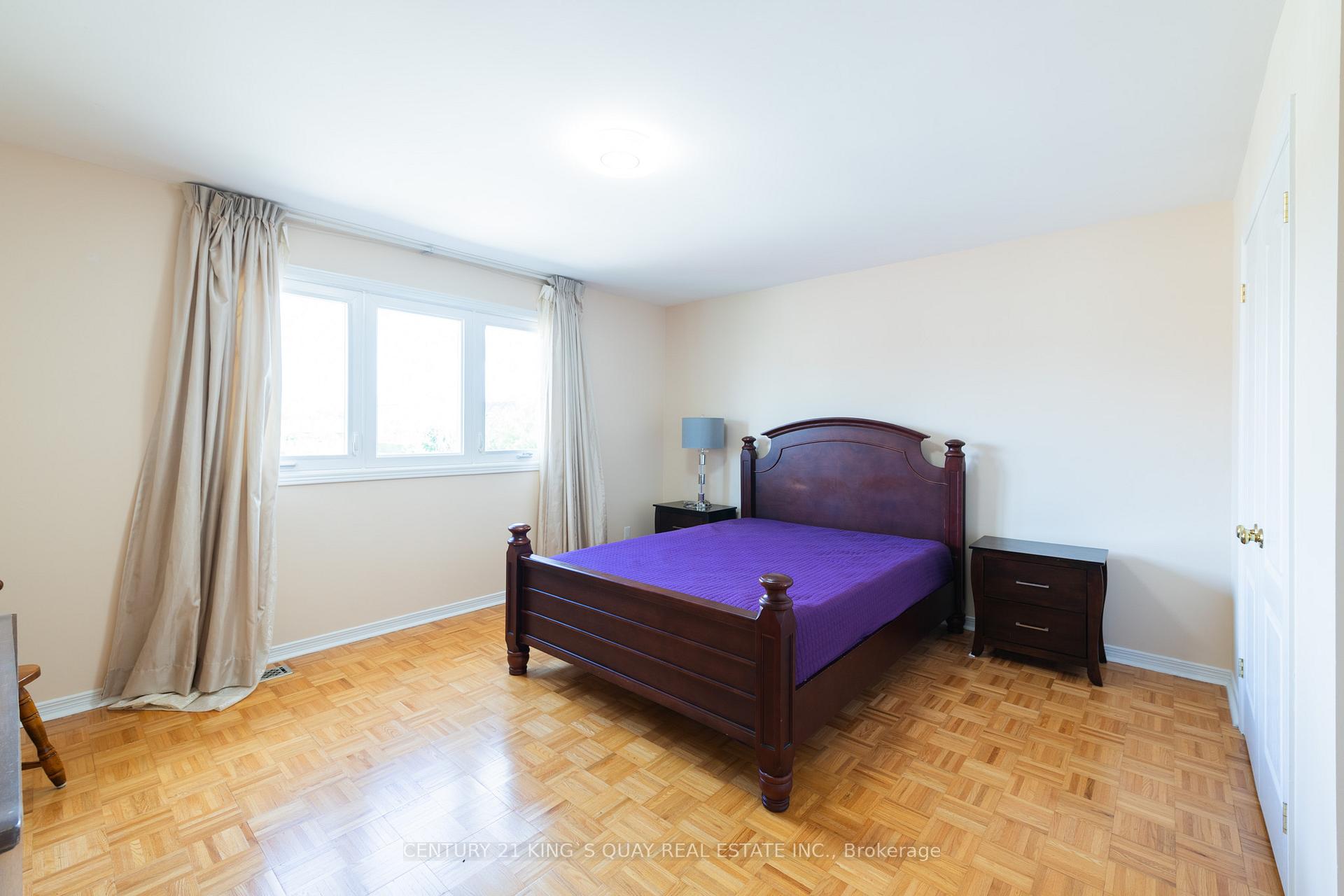 Photo 20 of 63 Royal Palm Drive, Vaughan, Crestwood-Springfarm-Yorkhill — HOMEH