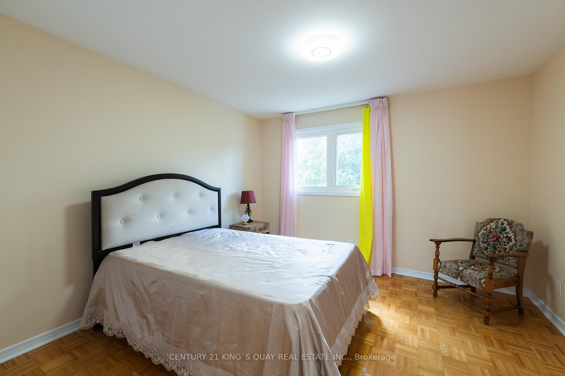 Photo 22 of 63 Royal Palm Drive, Vaughan, Crestwood-Springfarm-Yorkhill — HOMEH
