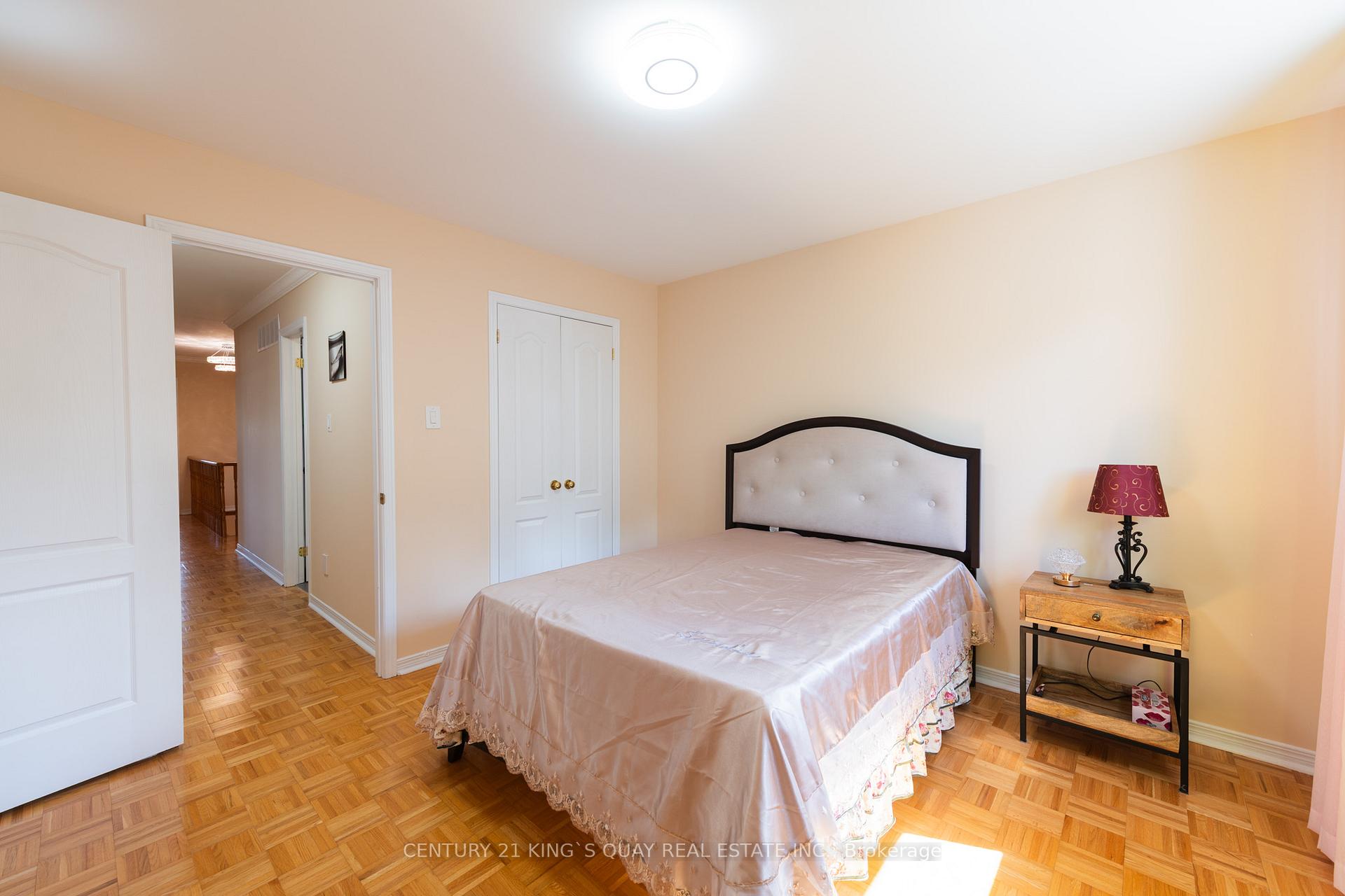 Photo 23 of 63 Royal Palm Drive, Vaughan, Crestwood-Springfarm-Yorkhill — HOMEH