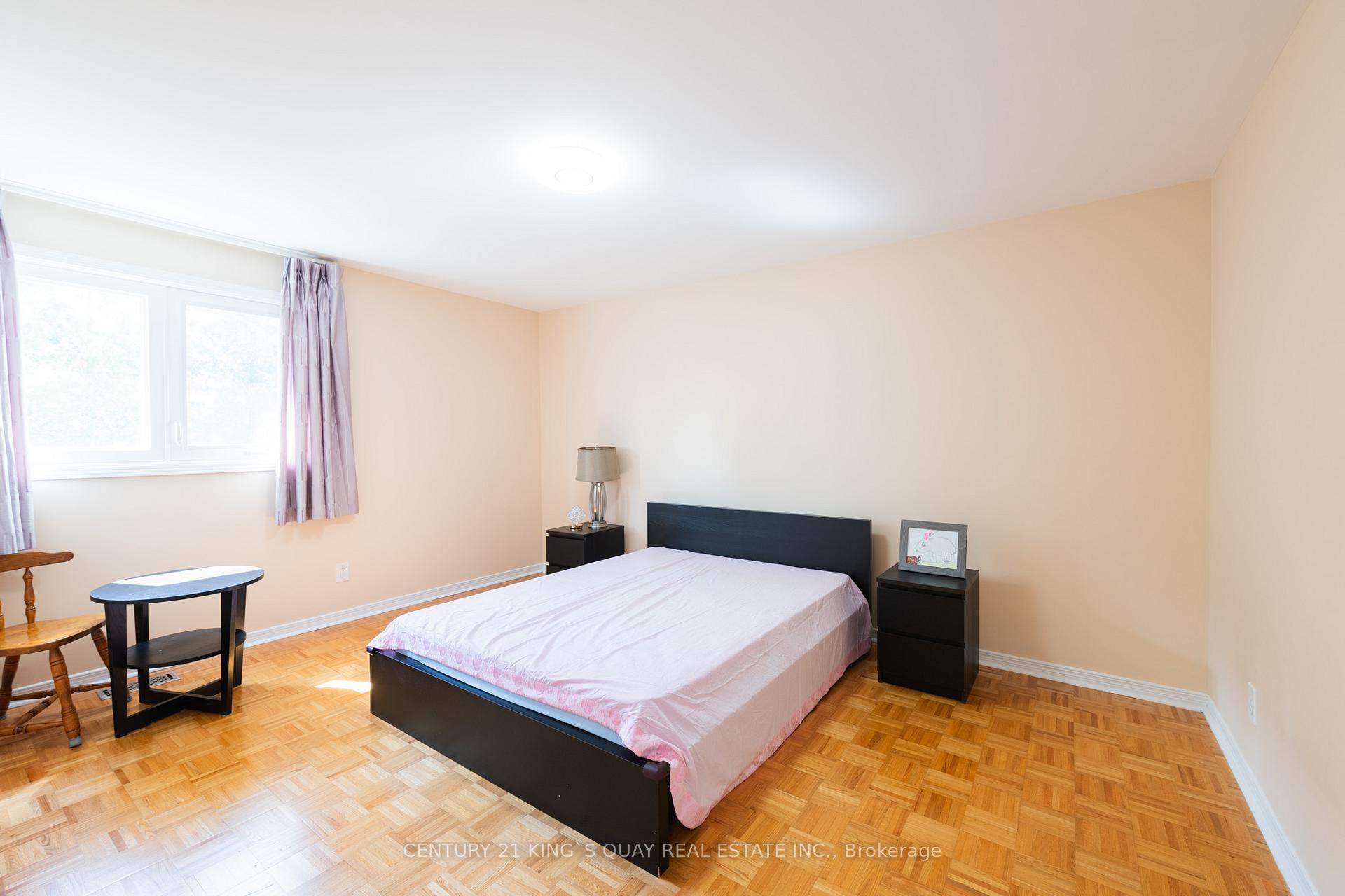 Photo 24 of 63 Royal Palm Drive, Vaughan, Crestwood-Springfarm-Yorkhill — HOMEH