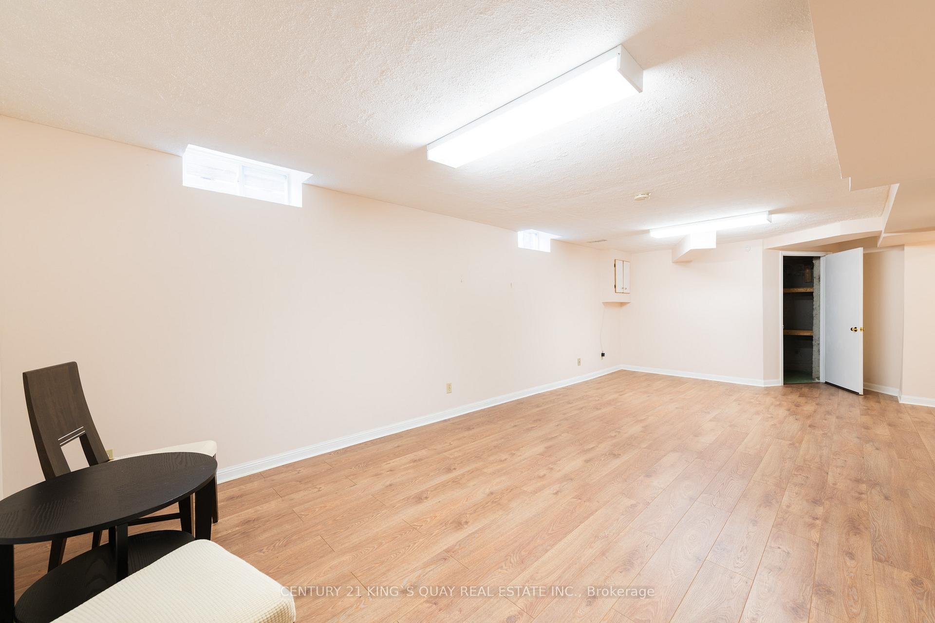Photo 32 of 63 Royal Palm Drive, Vaughan, Crestwood-Springfarm-Yorkhill — HOMEH