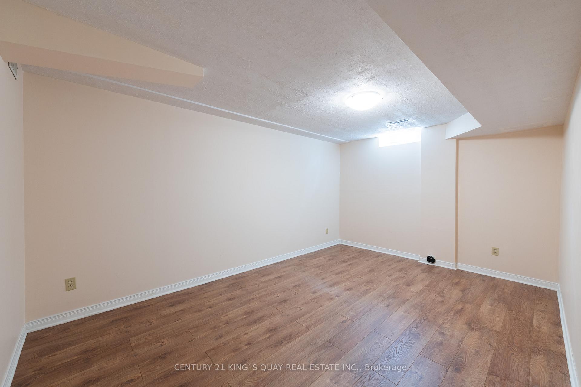 Photo 34 of 63 Royal Palm Drive, Vaughan, Crestwood-Springfarm-Yorkhill — HOMEH
