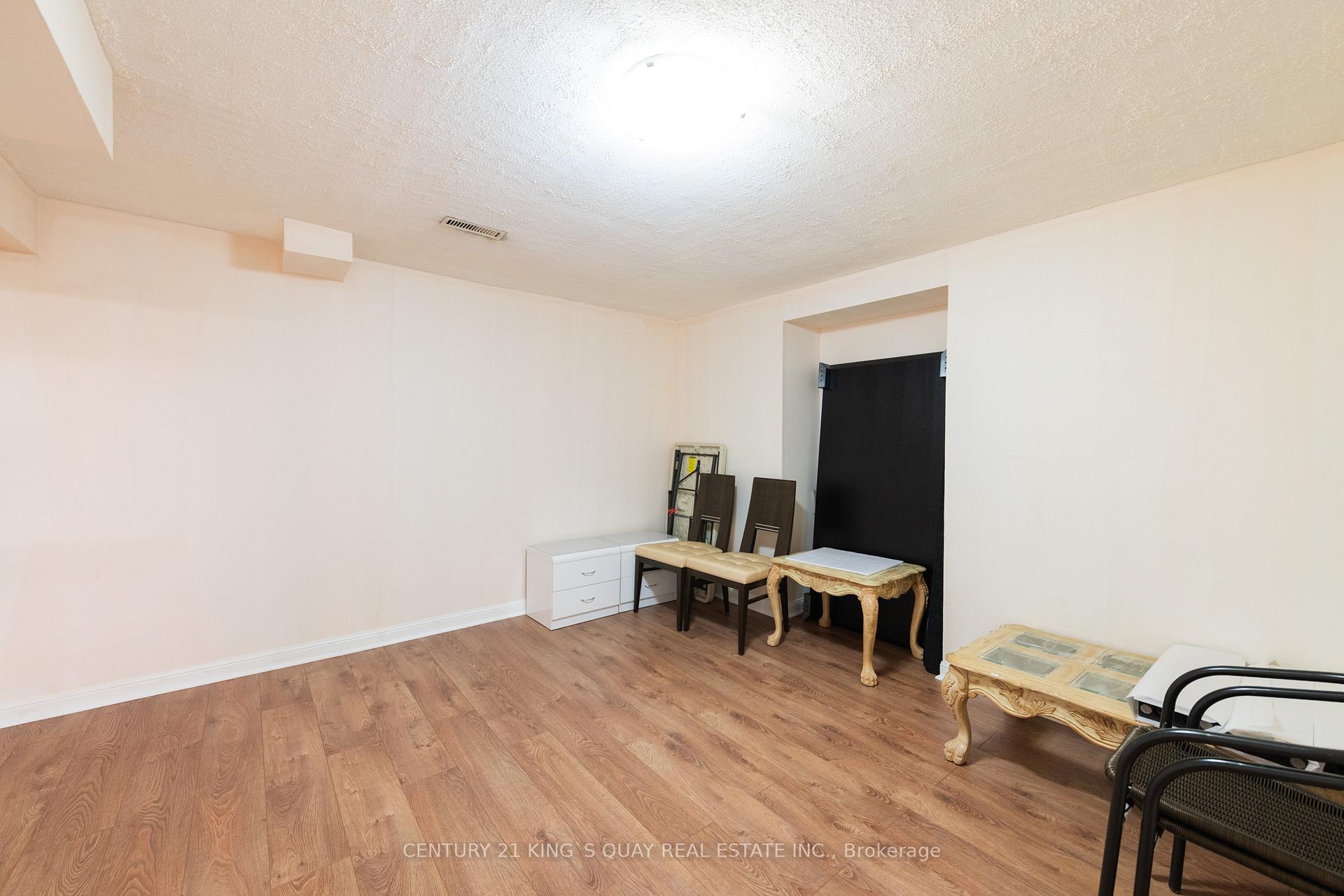 Photo 35 of 63 Royal Palm Drive, Vaughan, Crestwood-Springfarm-Yorkhill — HOMEH