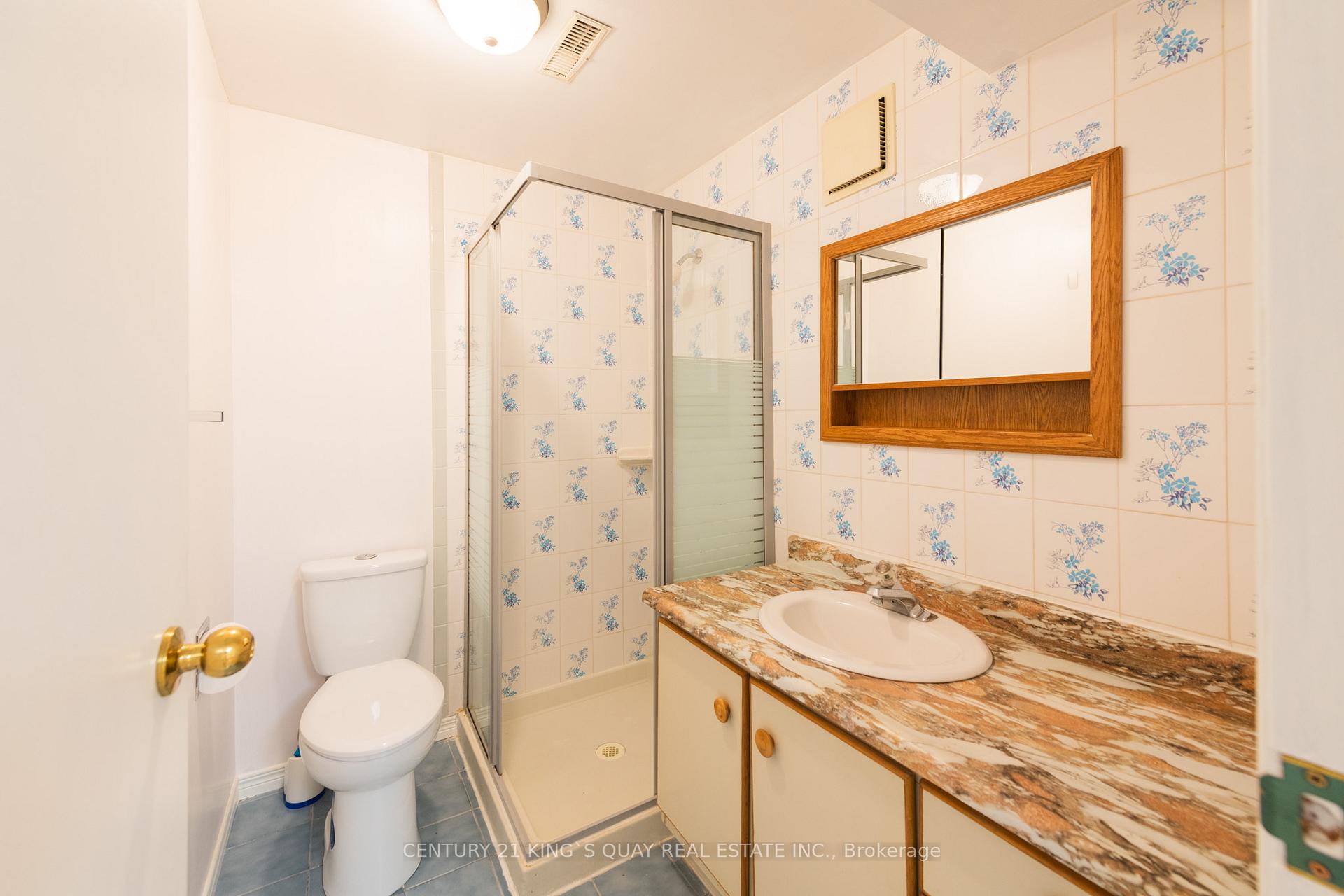 Photo 37 of 63 Royal Palm Drive, Vaughan, Crestwood-Springfarm-Yorkhill — HOMEH