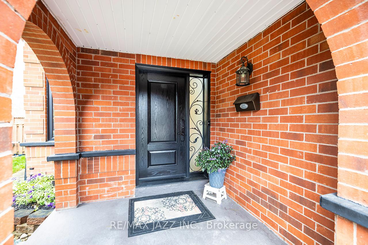 Photo 48 of 3 Windbreak Crescent, Whitby, Williamsburg — HOMEH