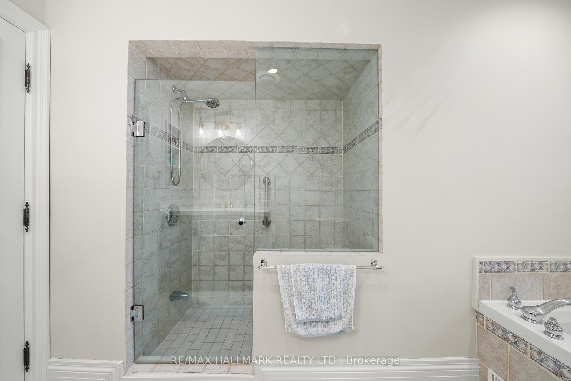 Photo 32 of 56 Sea Island Path, Markham, Bayview Fairway-Bayview Country Club Estates — HOMEH