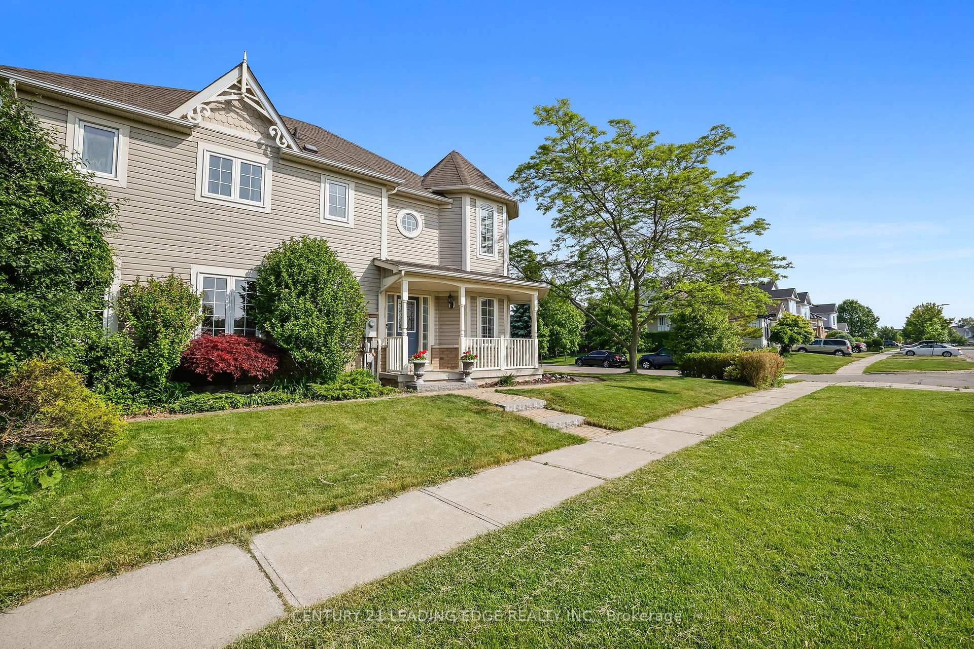 Photo 4 of 2 Four Winds Drive, Whitby, Port Whitby — HOMEH
