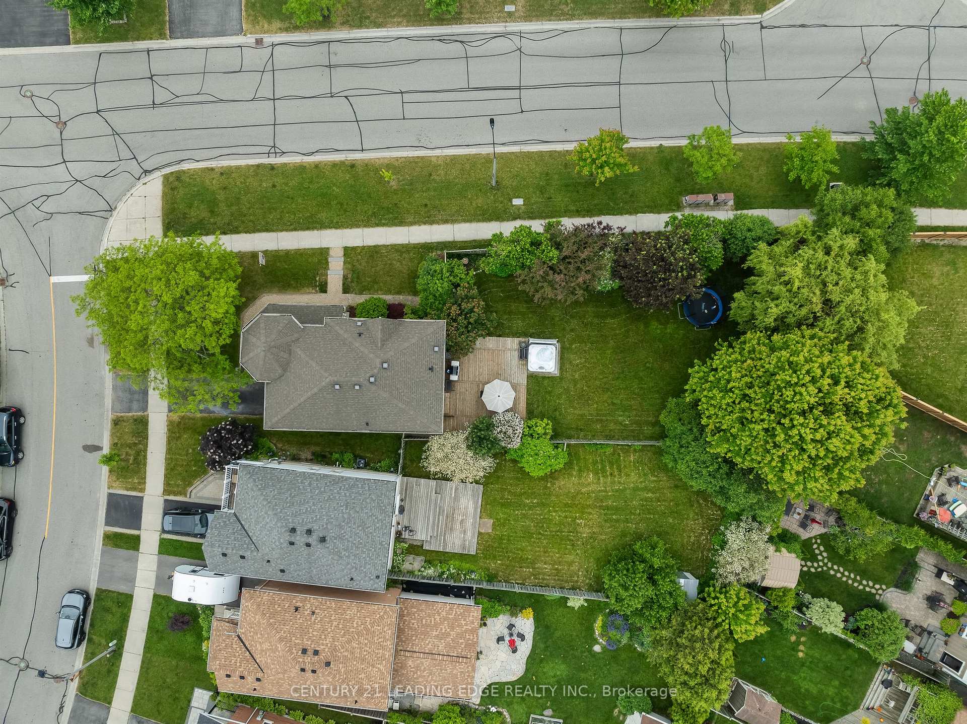 Photo 6 of 2 Four Winds Drive, Whitby, Port Whitby — HOMEH