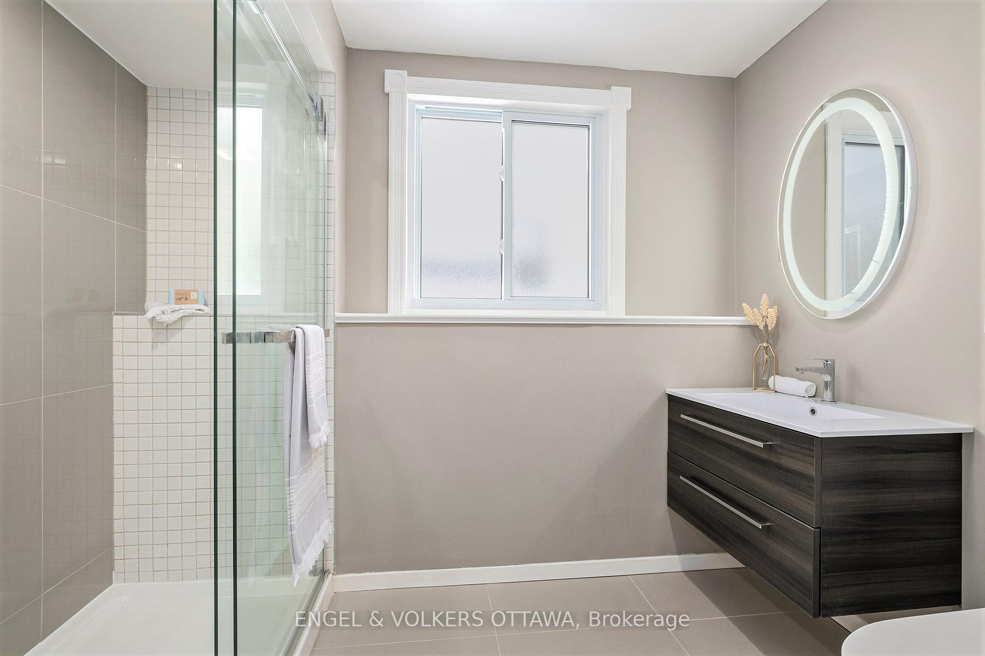 Photo 17 of 1861 Dorset Drive, Ottawa, Playfair Park — HOMEH