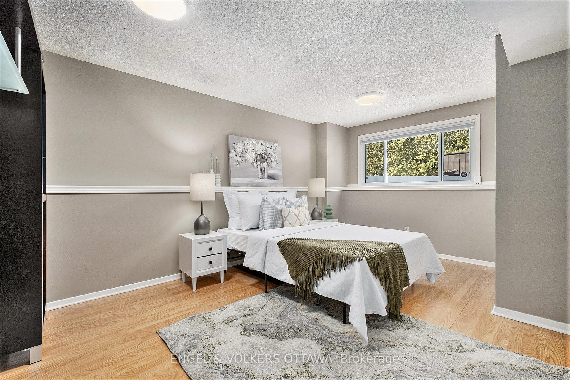 Photo 23 of 1861 Dorset Drive, Ottawa, Playfair Park — HOMEH