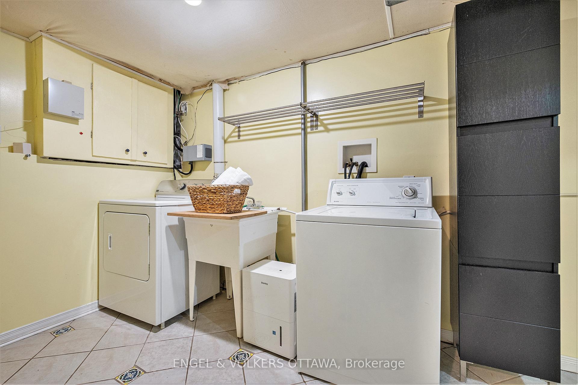 Photo 22 of 1861 Dorset Drive, Ottawa, Playfair Park — HOMEH