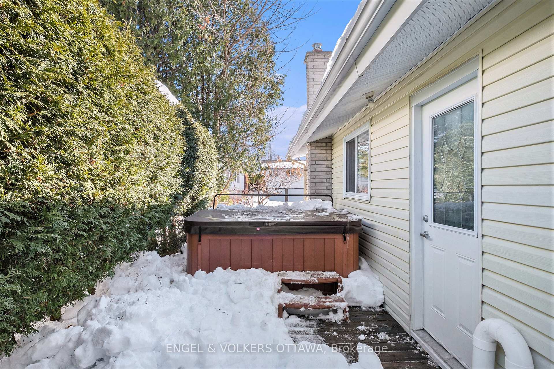 Photo 24 of 1861 Dorset Drive, Ottawa, Playfair Park — HOMEH