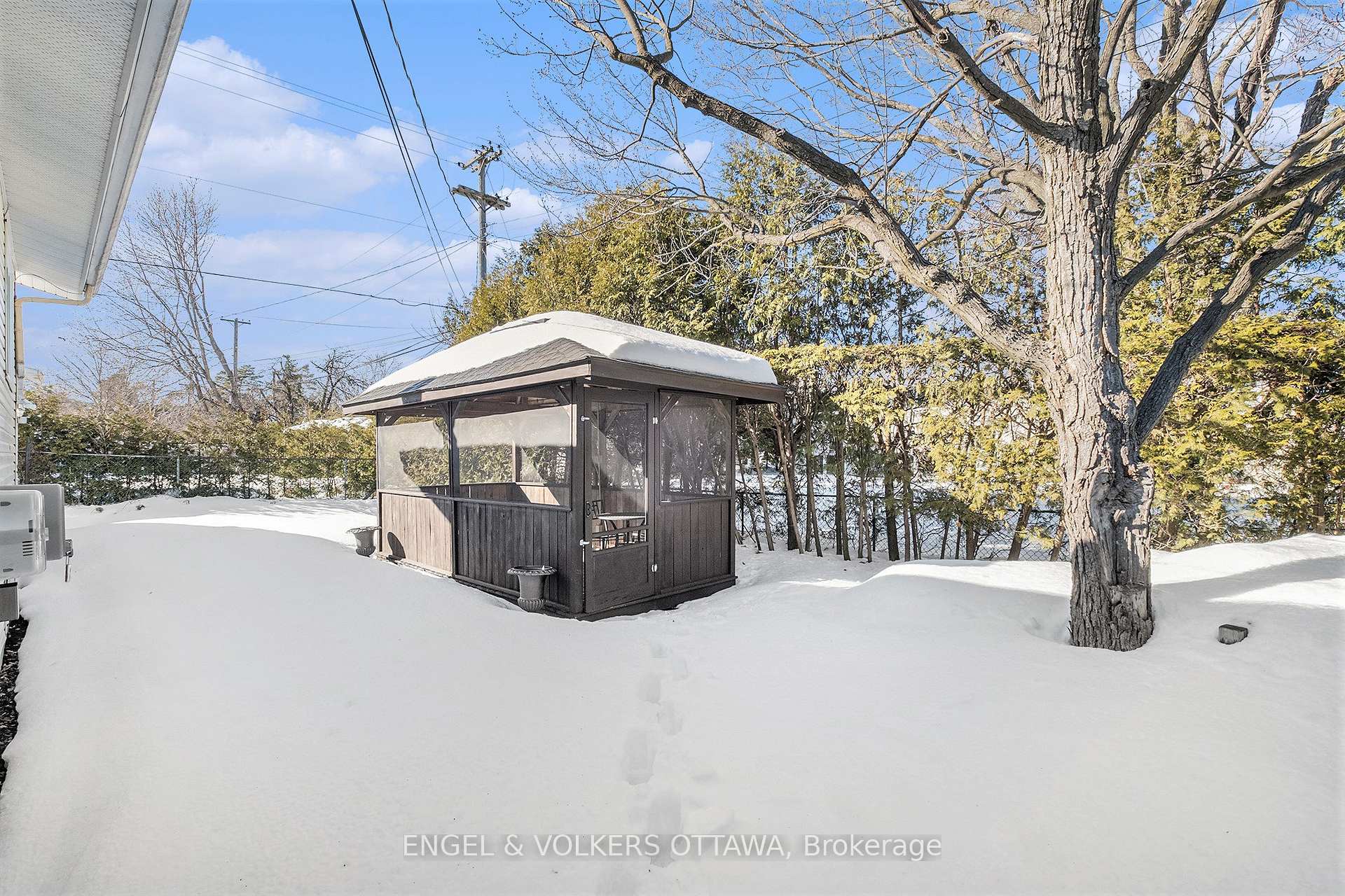 Photo 25 of 1861 Dorset Drive, Ottawa, Playfair Park — HOMEH