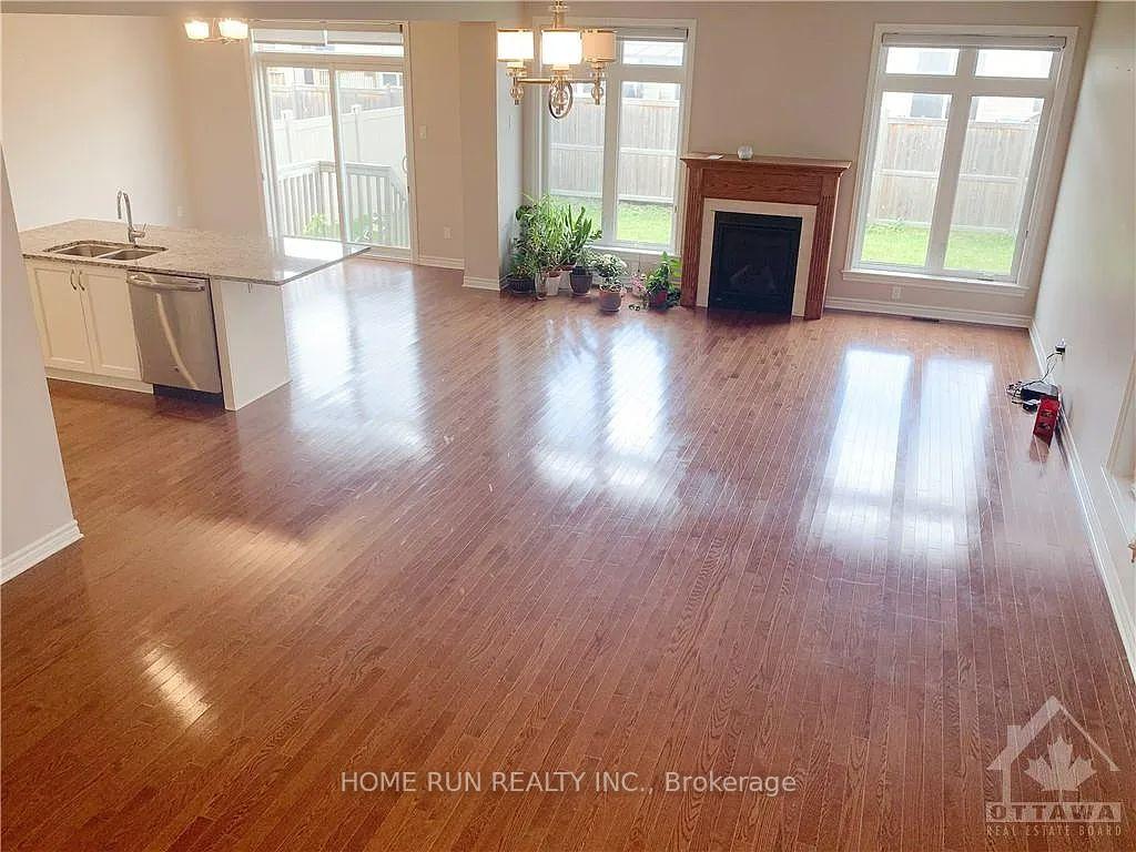 Photo 3 of 319 Brambling Way, Ottawa, Barrhaven - Half Moon Bay — HOMEH
