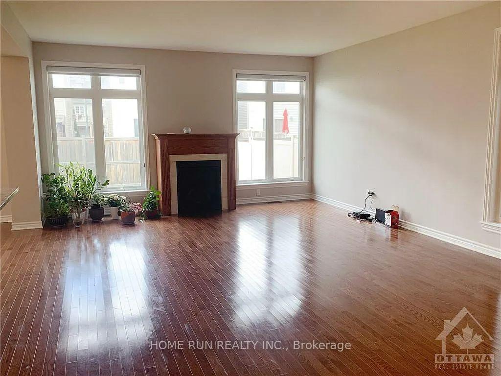 Photo 5 of 319 Brambling Way, Ottawa, Barrhaven - Half Moon Bay — HOMEH