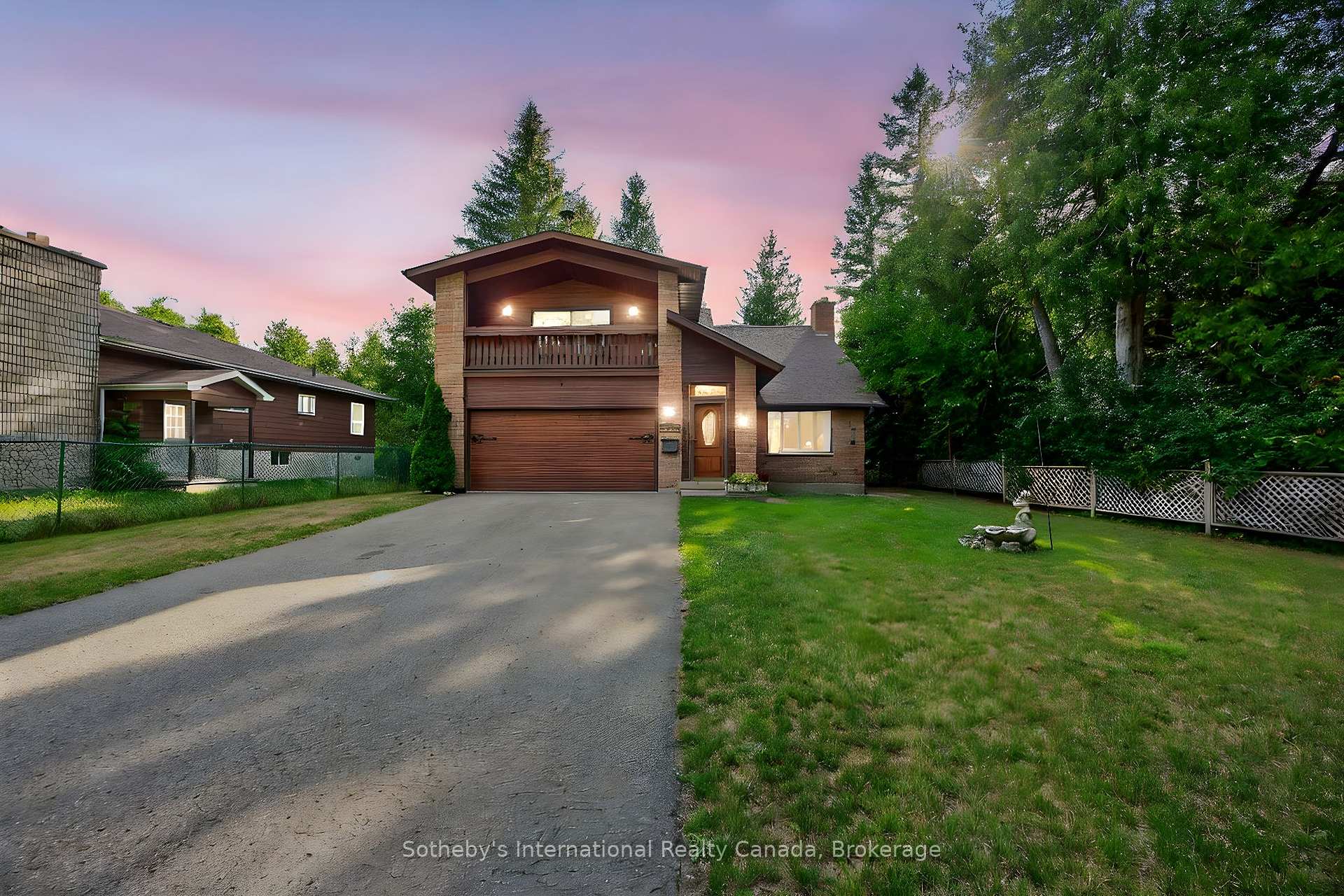 Photo 1 of 152 Bayview Avenue, Blue Mountains — HOMEH