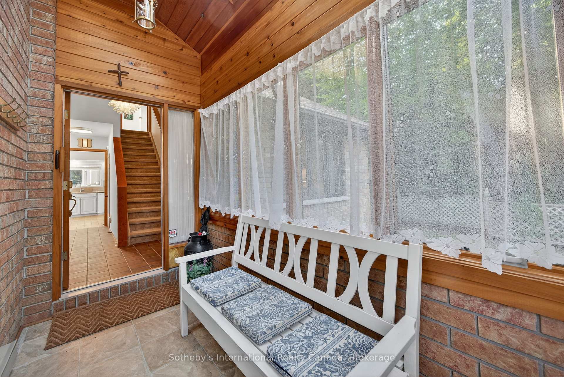 Photo 3 of 152 Bayview Avenue, Blue Mountains — HOMEH