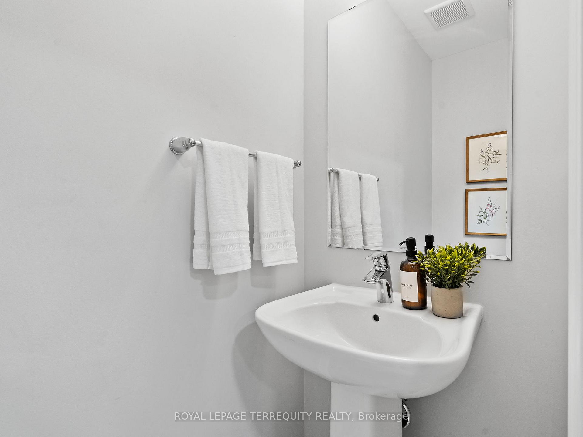 Photo 18 of 5 Mappin Way, Whitby, Rolling Acres — HOMEH