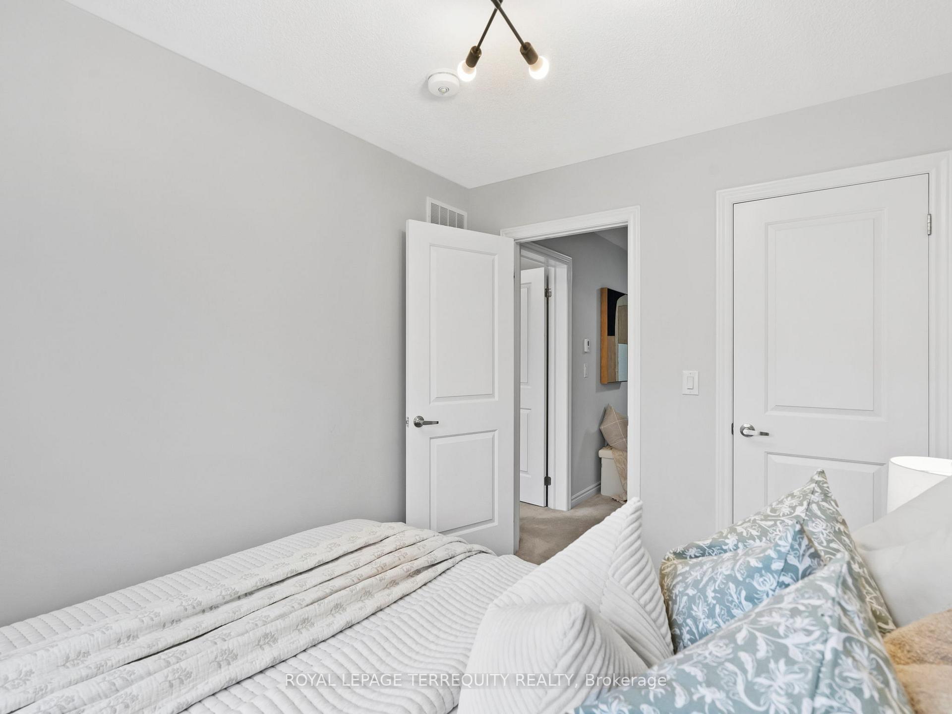 Photo 30 of 5 Mappin Way, Whitby, Rolling Acres — HOMEH
