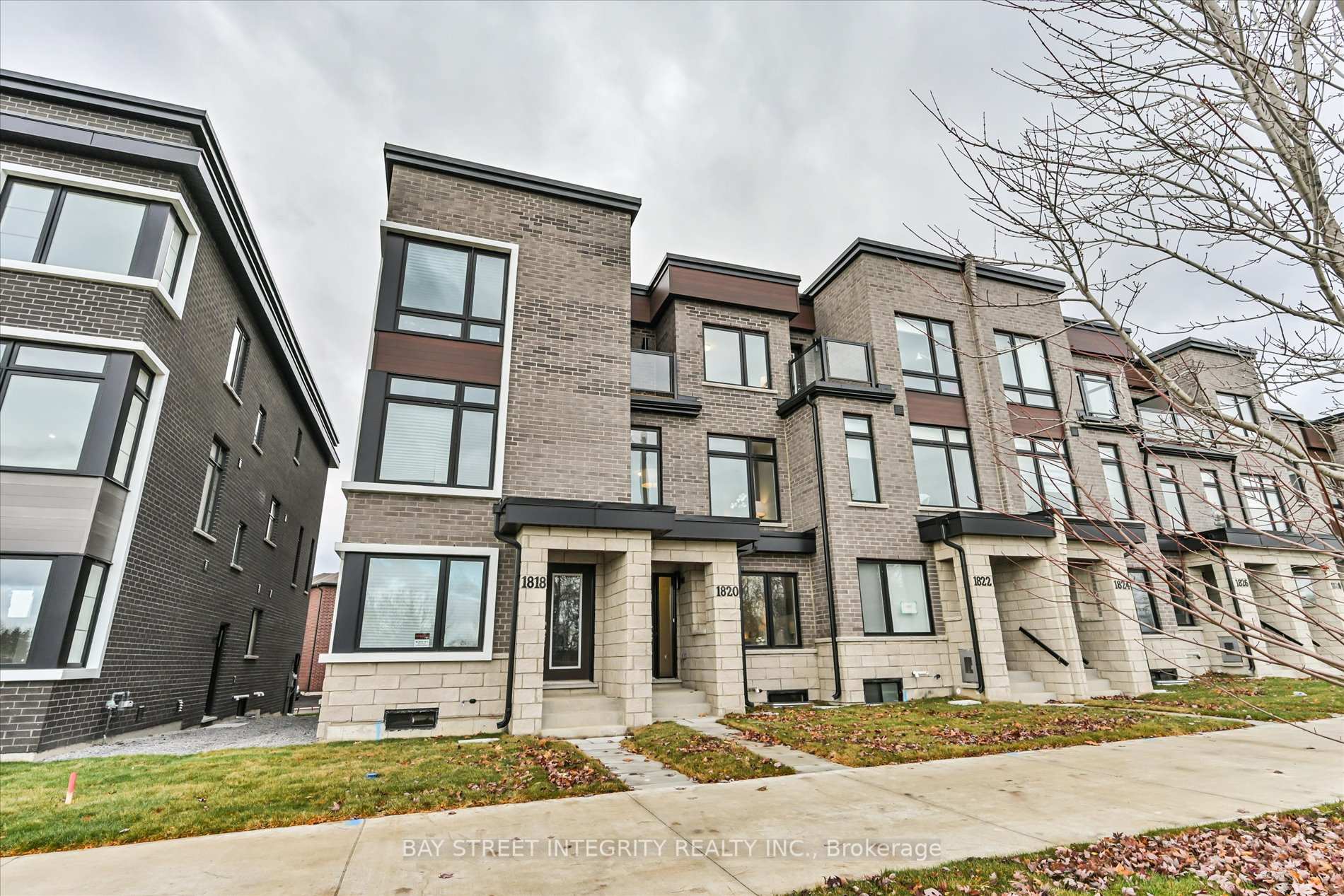 Photo 2 of 1820 Donald Cousens Parkway, Markham, Cornell — HOMEH