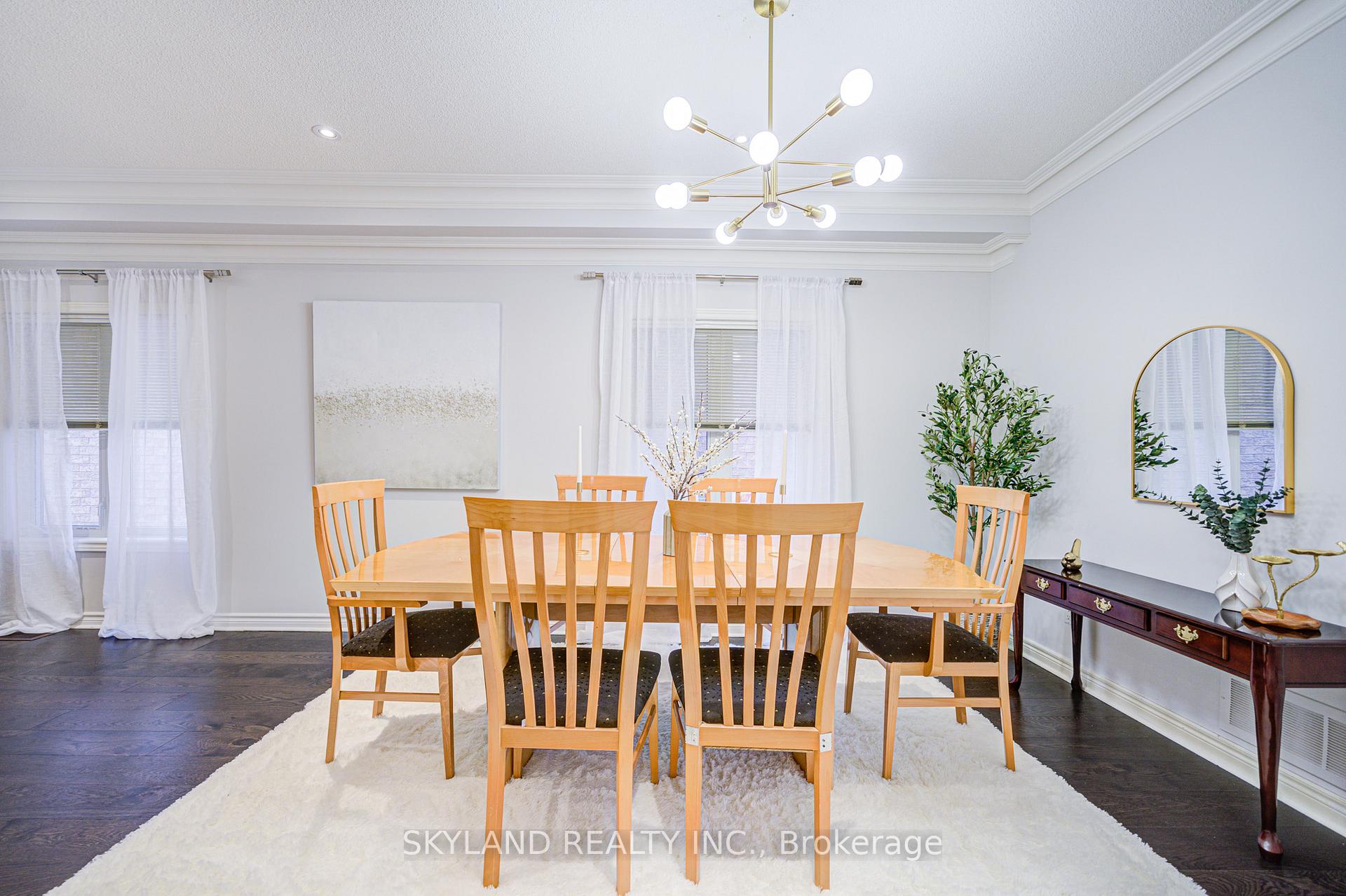 Photo 8 of 18 Bentoak Crescent, Vaughan, Patterson — HOMEH