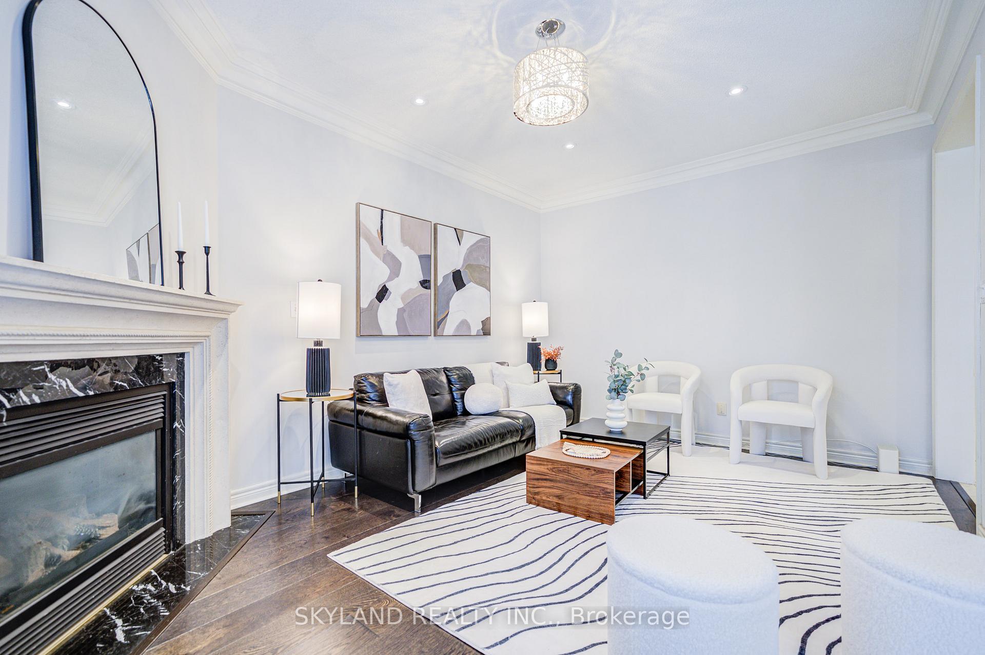 Photo 13 of 18 Bentoak Crescent, Vaughan, Patterson — HOMEH