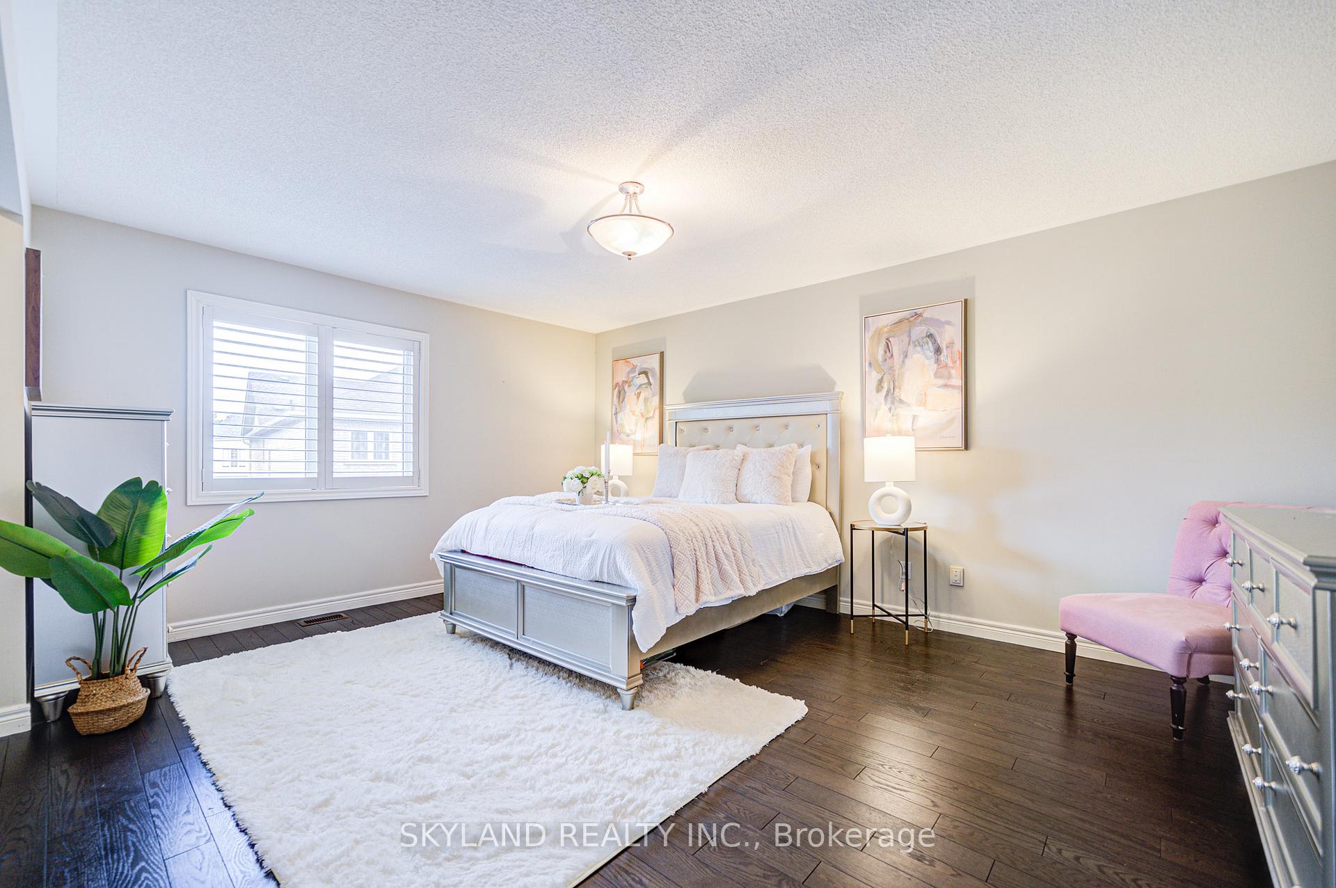 Photo 22 of 18 Bentoak Crescent, Vaughan, Patterson — HOMEH