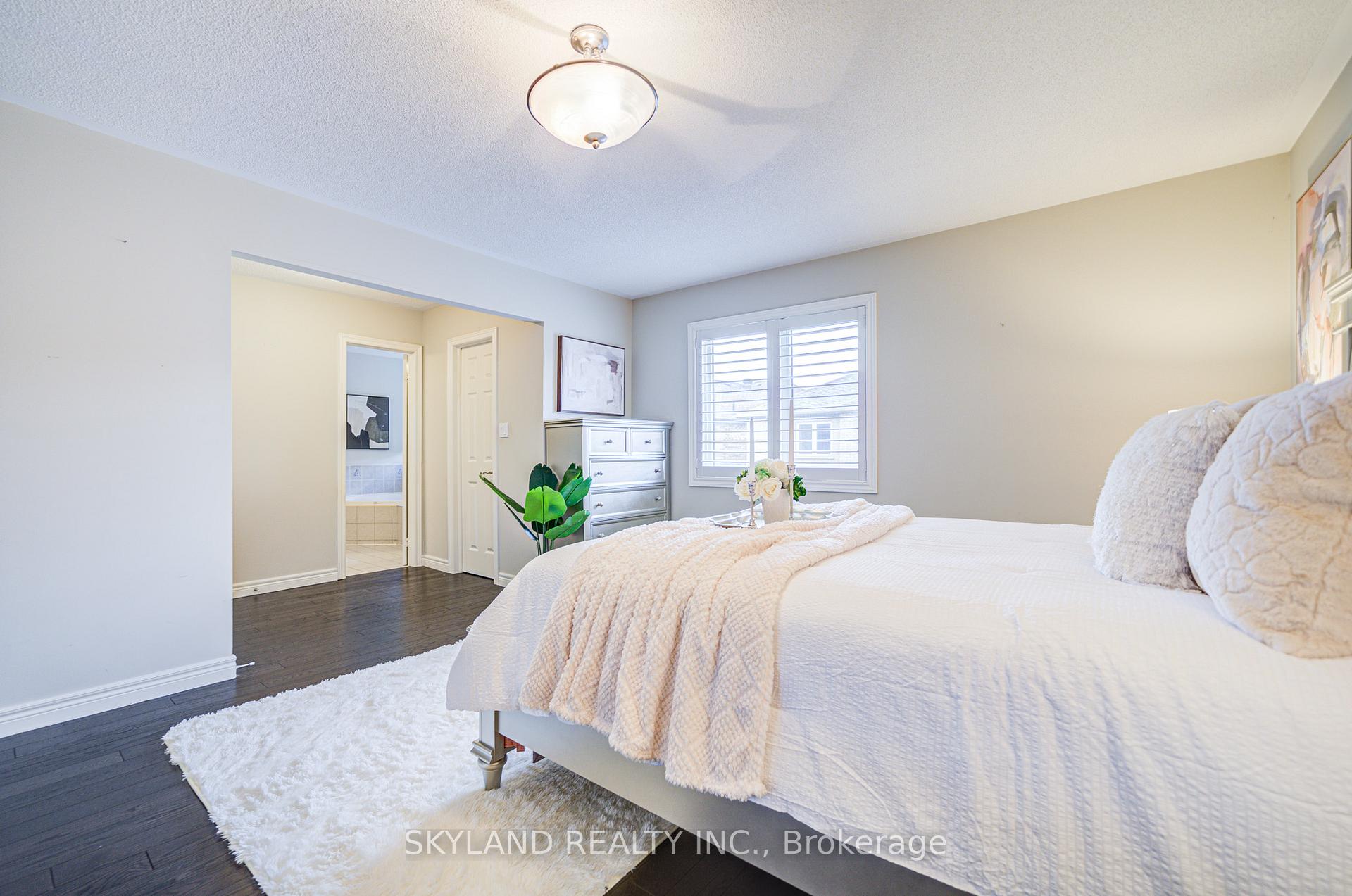 Photo 24 of 18 Bentoak Crescent, Vaughan, Patterson — HOMEH
