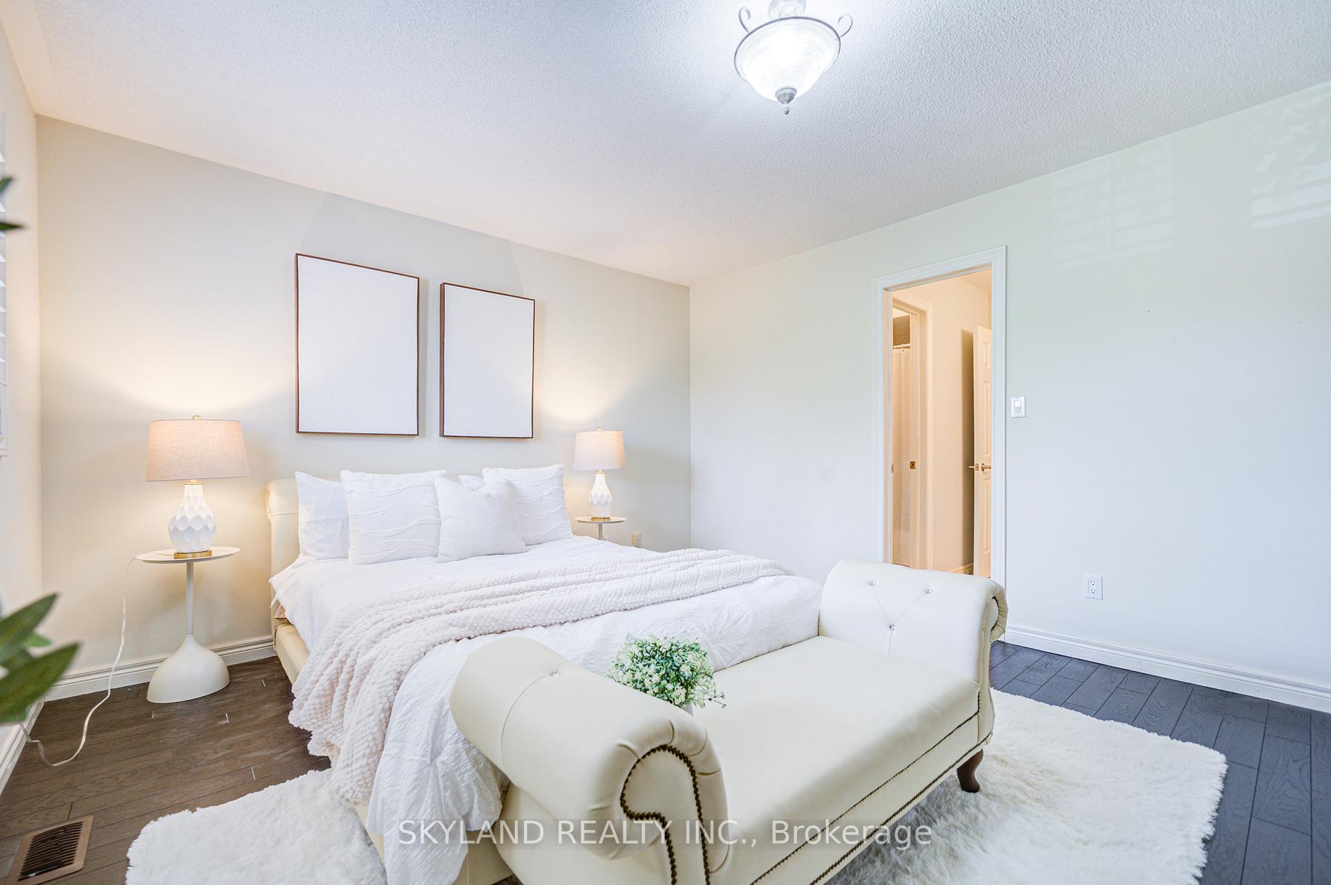 Photo 31 of 18 Bentoak Crescent, Vaughan, Patterson — HOMEH