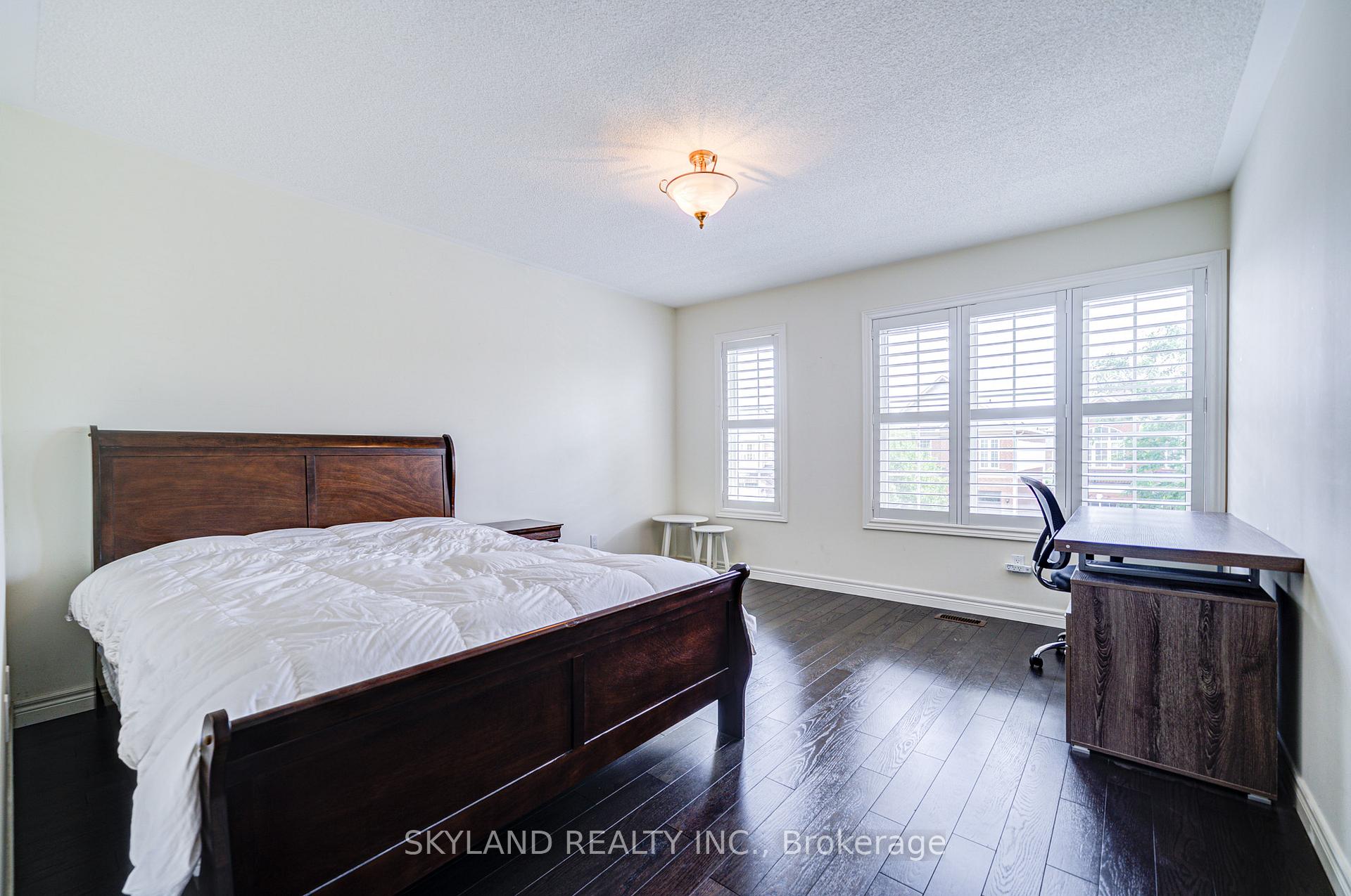 Photo 33 of 18 Bentoak Crescent, Vaughan, Patterson — HOMEH