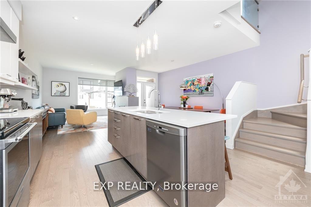 Photo 6 of 973 Ralph Hennessy Avenue, Ottawa, Riverside South/Gloucester Glen — HOMEH