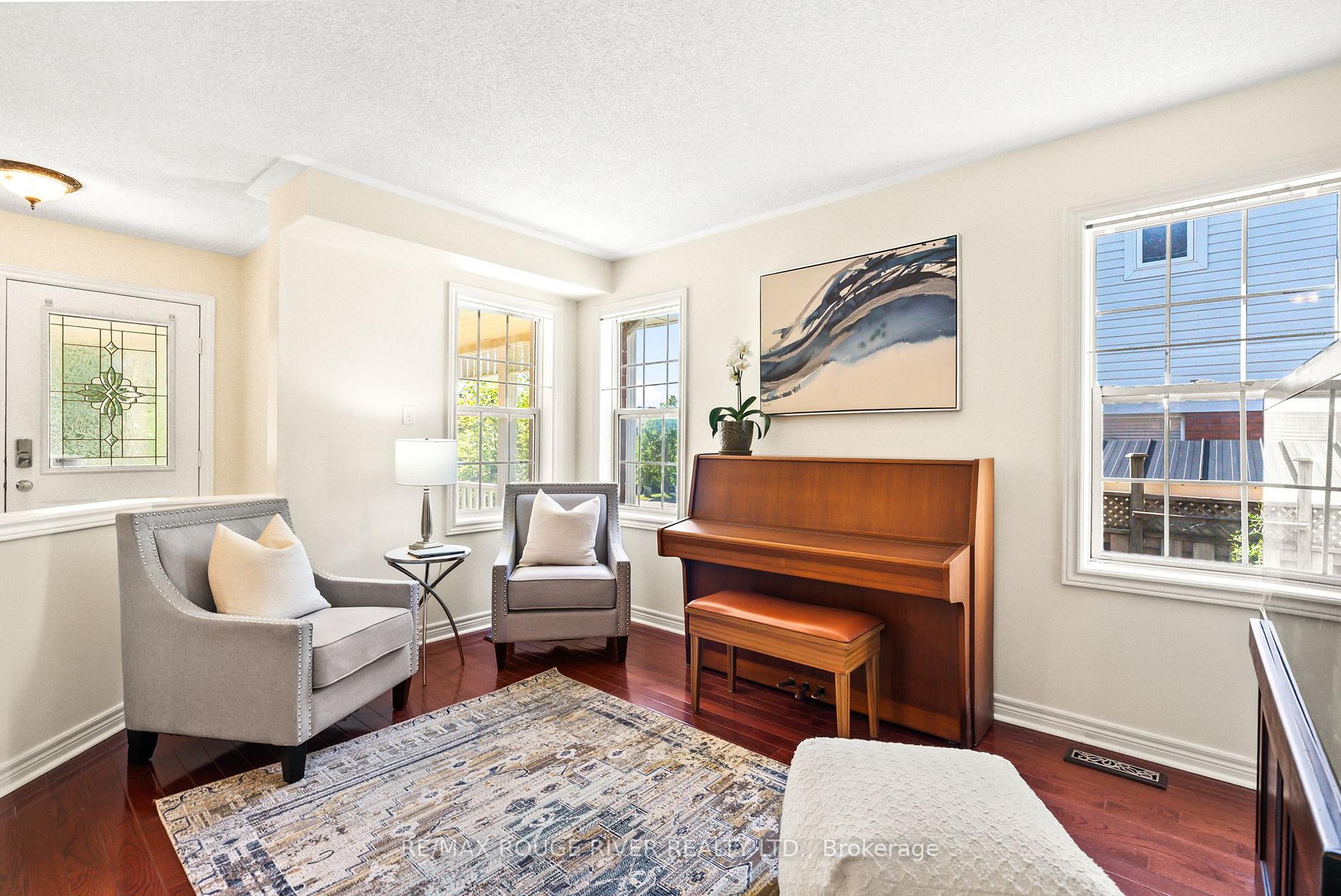 Photo 5 of 104 Willowbrook Drive, Whitby, Pringle Creek — HOMEH