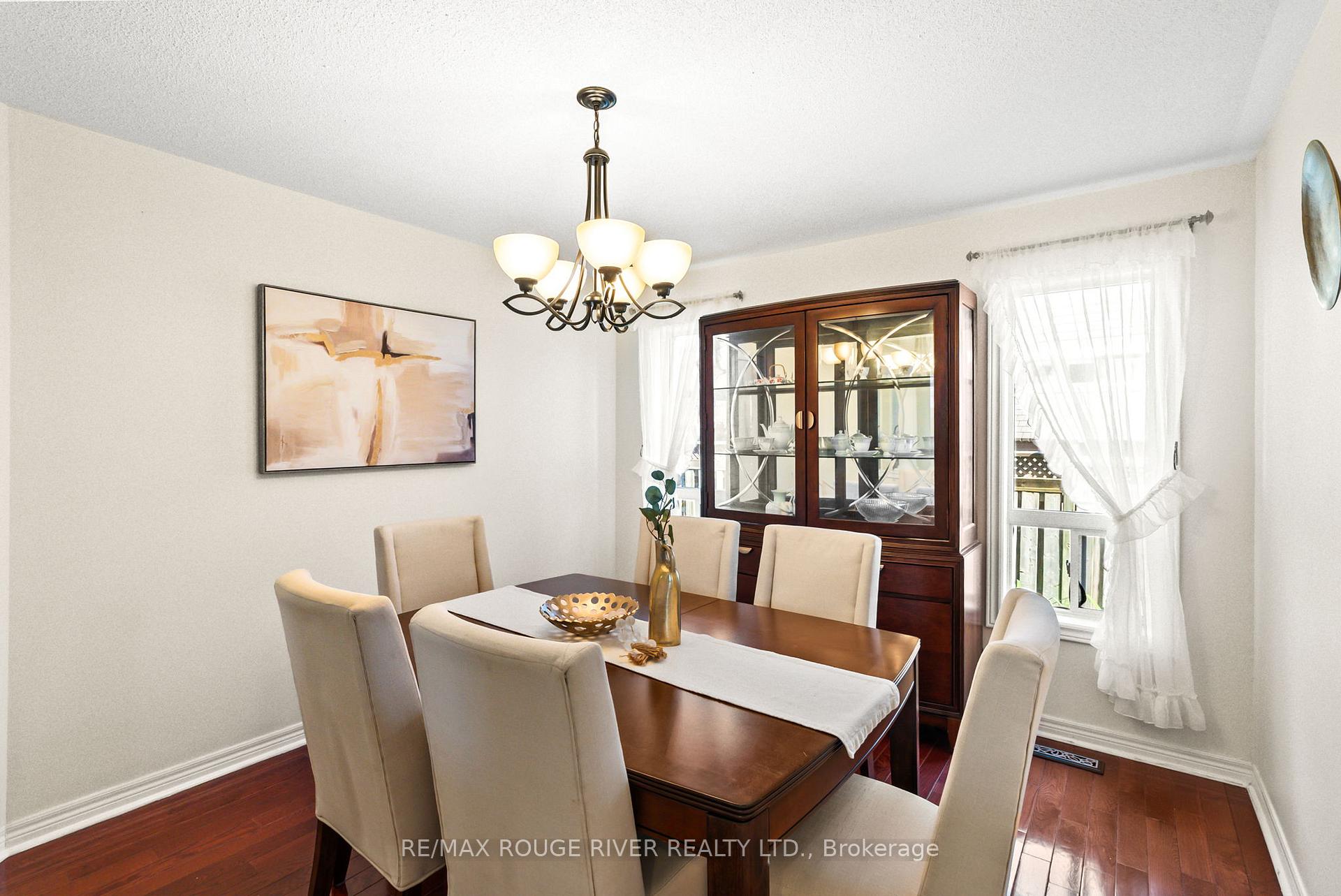 Photo 10 of 104 Willowbrook Drive, Whitby, Pringle Creek — HOMEH