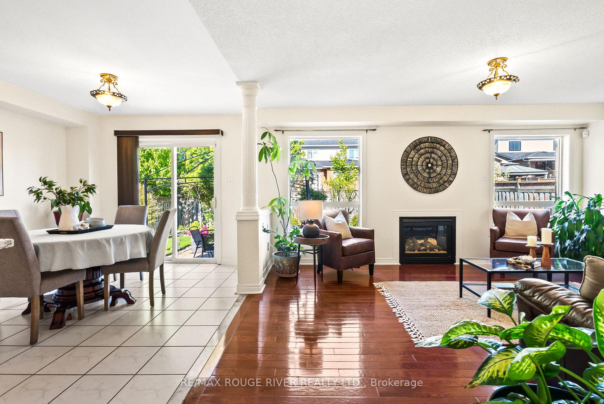 Photo 12 of 104 Willowbrook Drive, Whitby, Pringle Creek — HOMEH