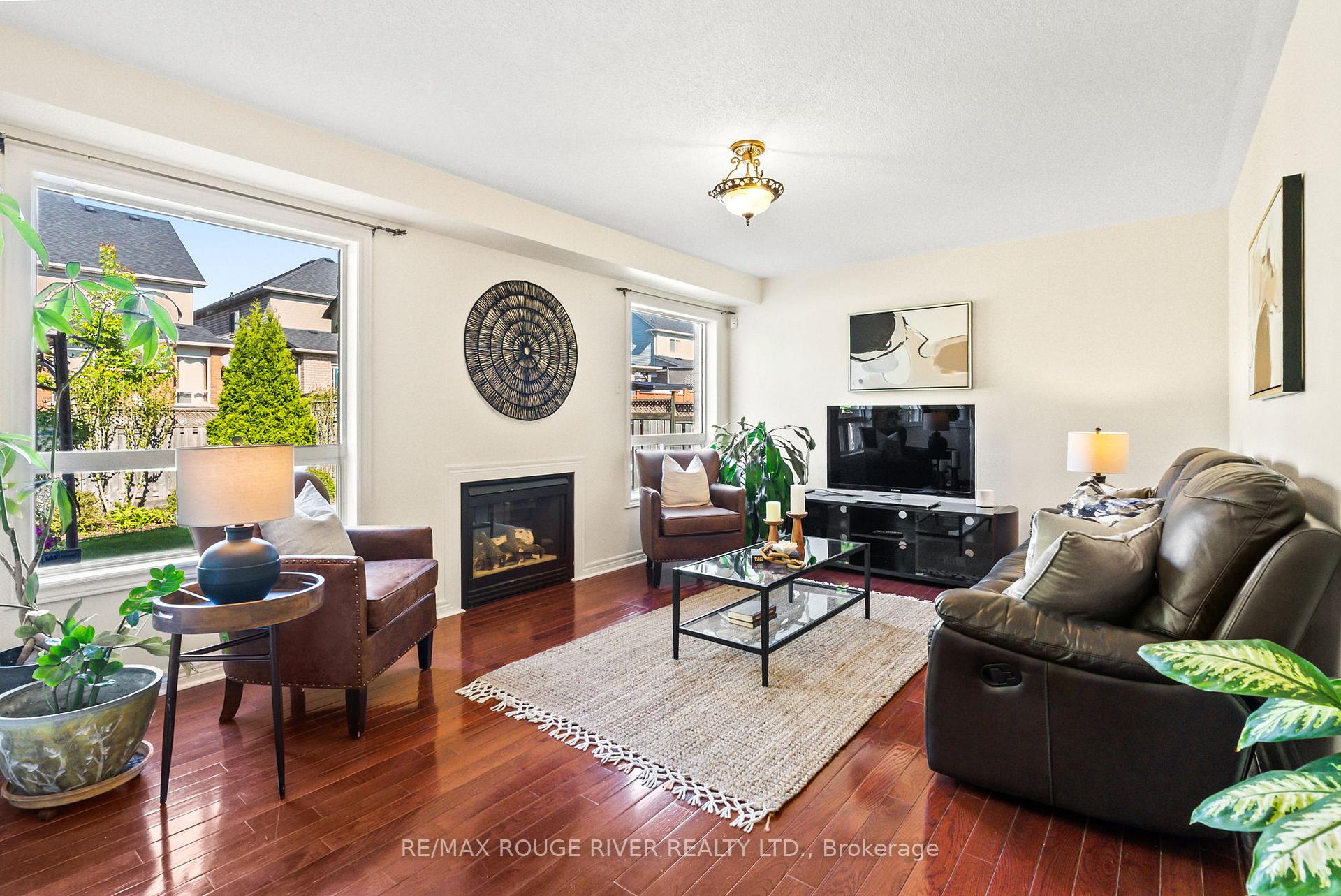 Photo 13 of 104 Willowbrook Drive, Whitby, Pringle Creek — HOMEH