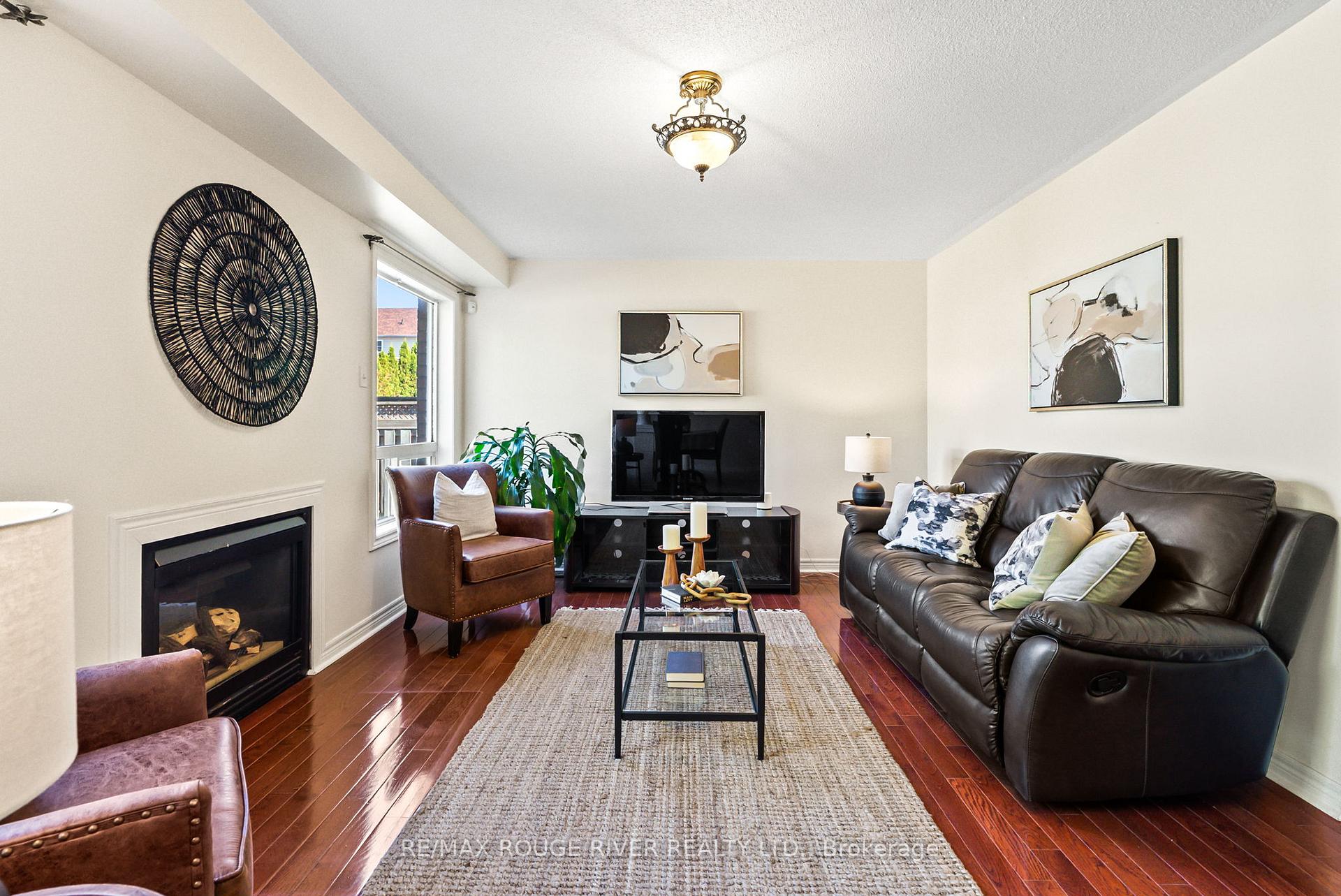 Photo 14 of 104 Willowbrook Drive, Whitby, Pringle Creek — HOMEH