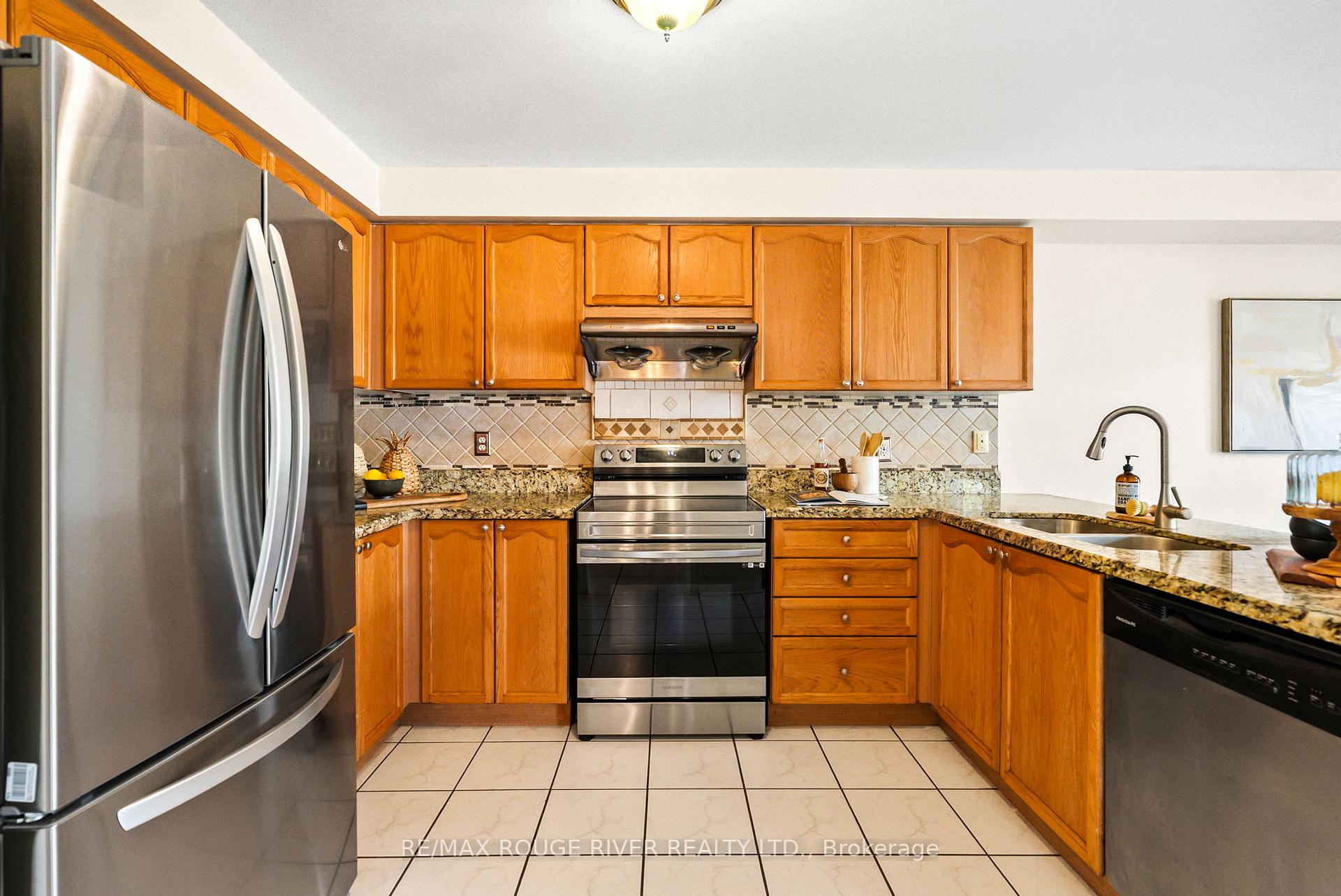 Photo 23 of 104 Willowbrook Drive, Whitby, Pringle Creek — HOMEH