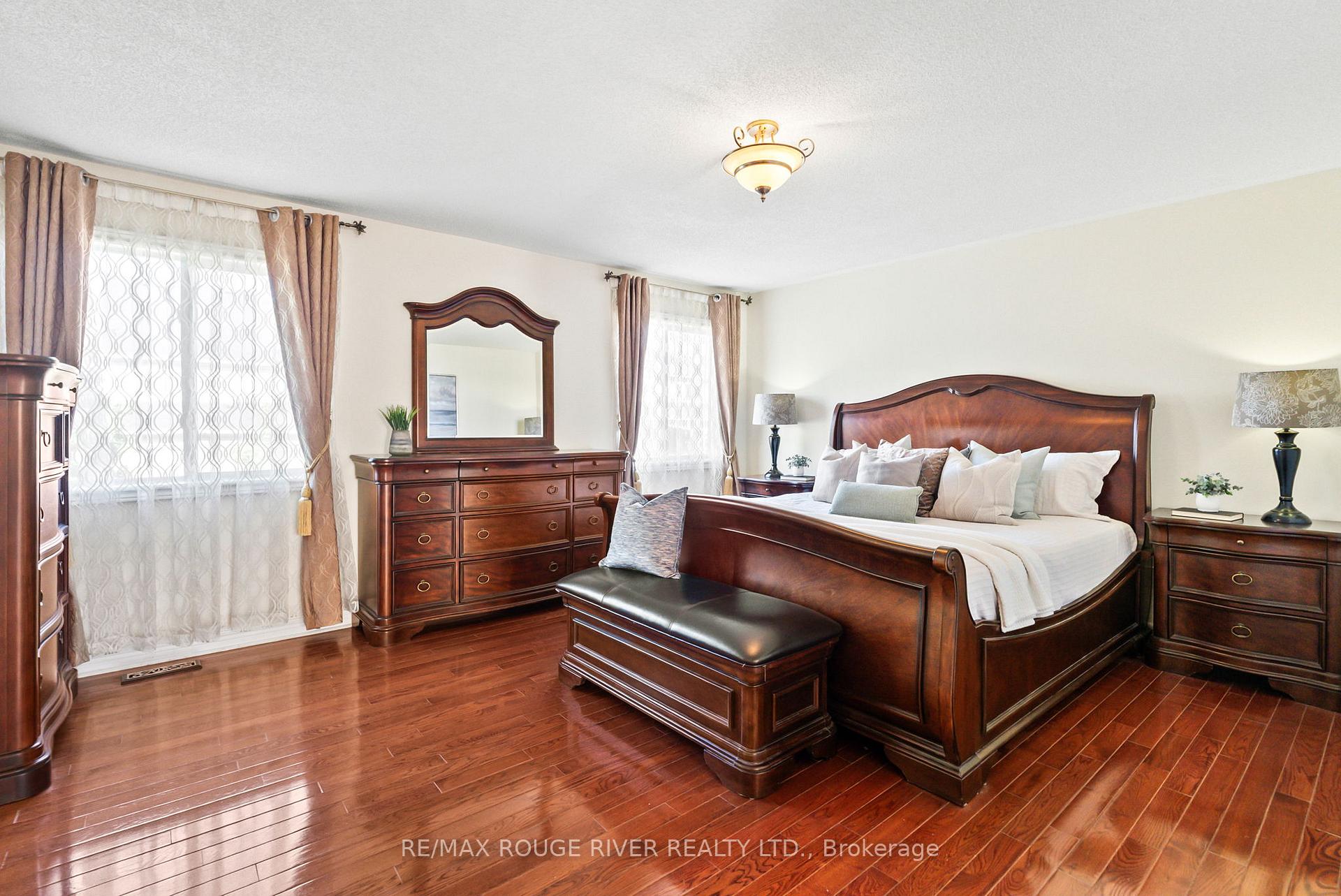 Photo 33 of 104 Willowbrook Drive, Whitby, Pringle Creek — HOMEH